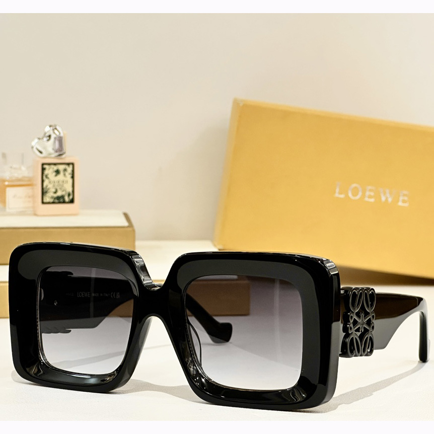 Loewe Beveled Square Maxi Anagram Sunglasses  LW40176U - FashionPlug