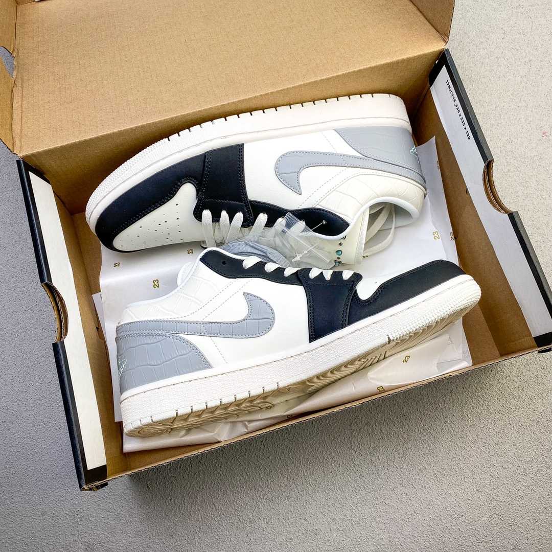 Jordan Air Jordan 1 Low   IO2242-101 - FashionPlug