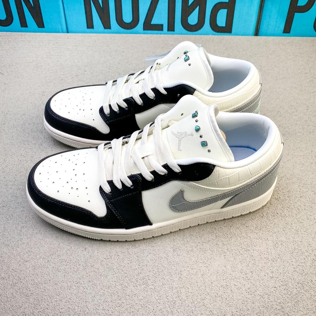 Jordan Air Jordan 1 Low   IO2242-101 - FashionPlug