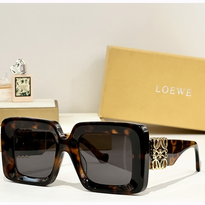 Loewe Beveled Square Maxi Anagram Sunglasses  LW40176U - FashionPlug