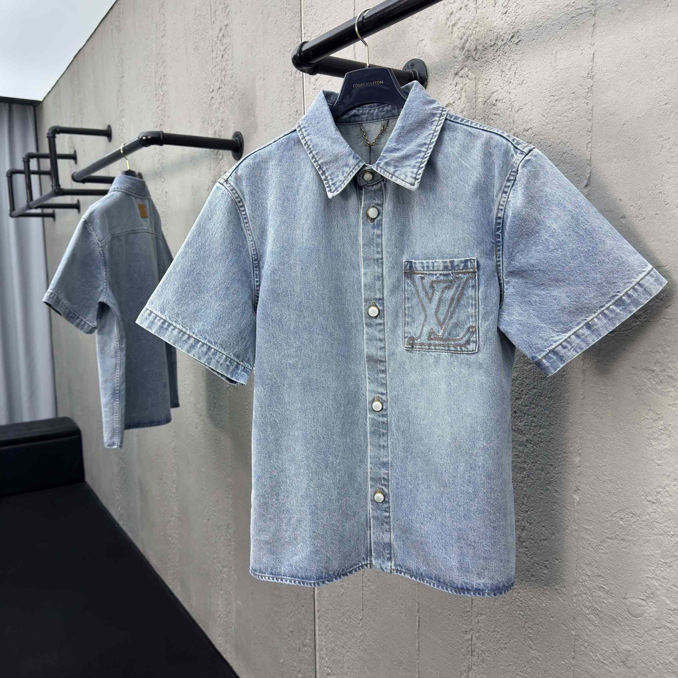 Louis Vuitton Short-Sleeved Denim Shirt  1AGJOP - FashionPlug