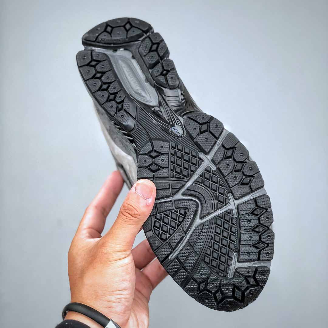 New Balance 2002R 'Castlerock Shadow Black'   M2002RCL  - FashionPlug