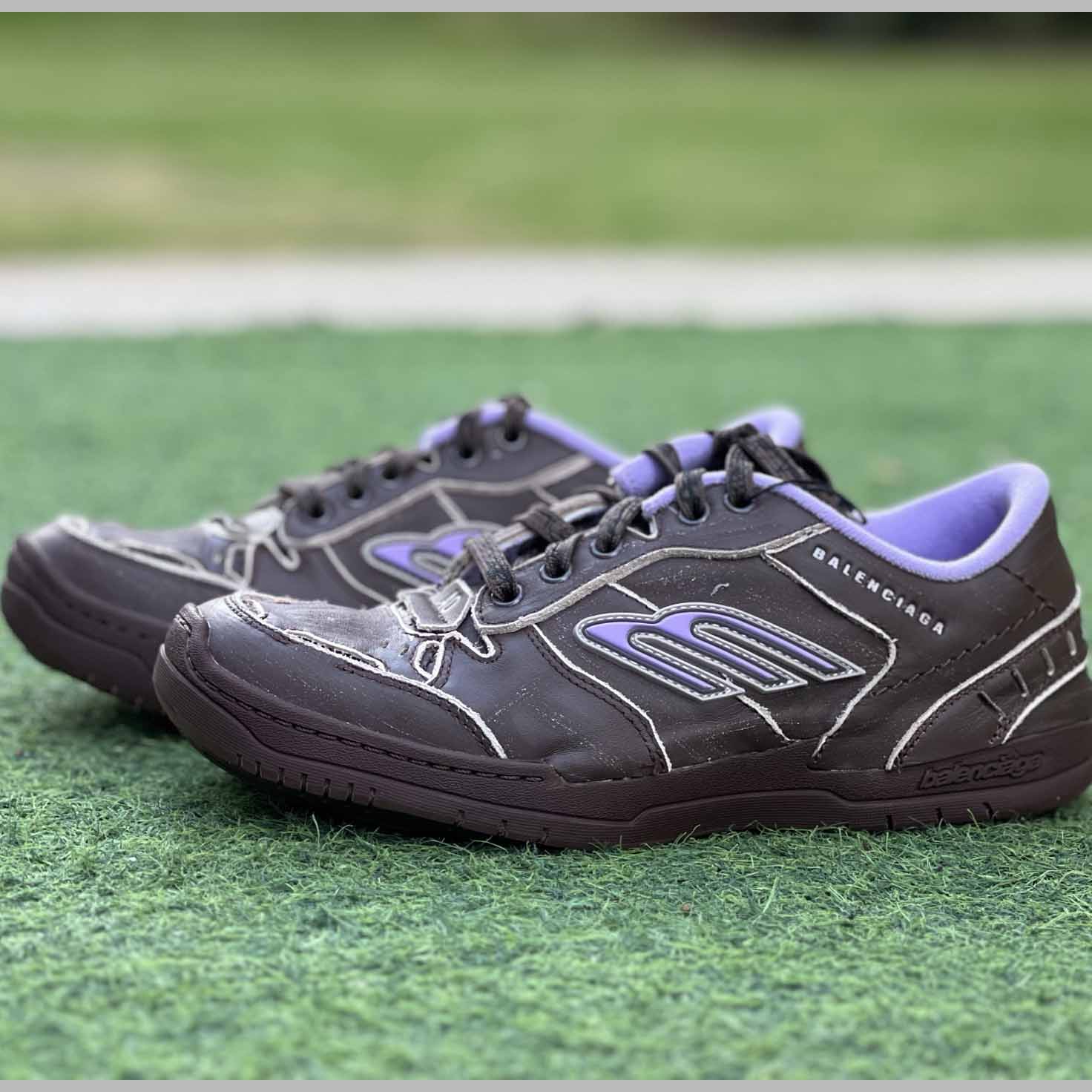 Balenciaga Hamptons Medium Worn-Out Sneaker In Brown And Lilac Cowskin And Polyester - FashionPlug