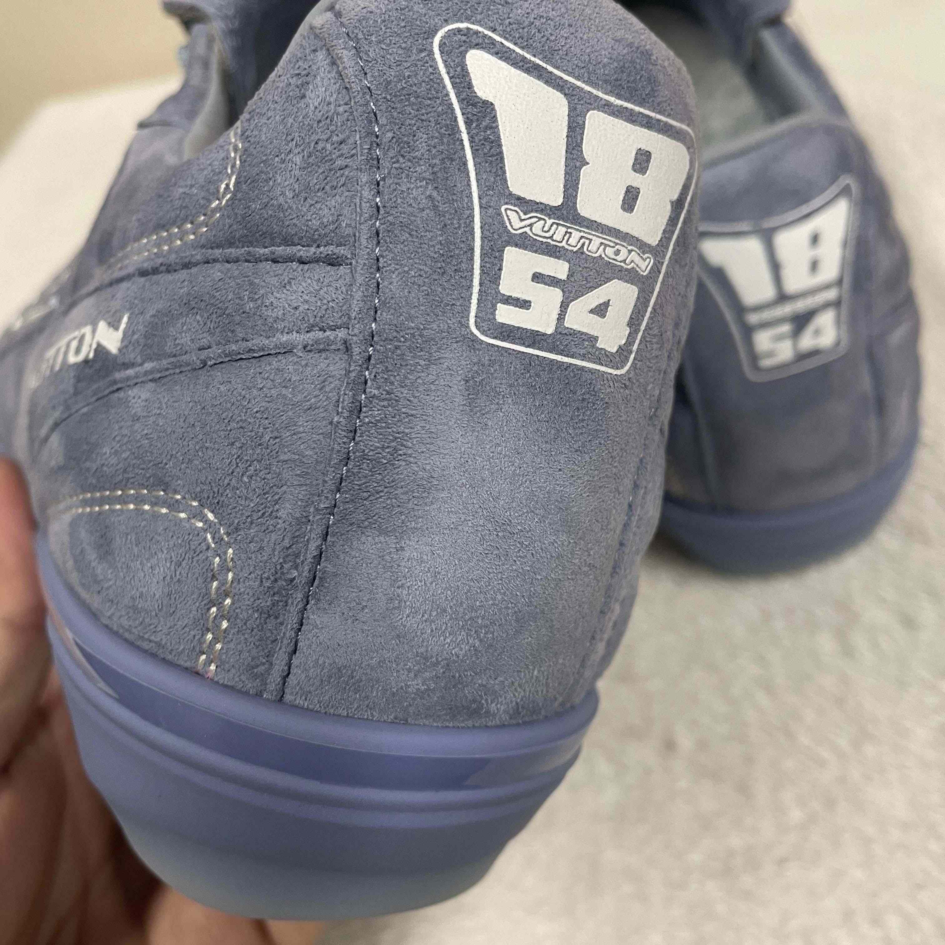 Louis Vuitton LV Footprint Soccer   1AHTZ4 - FashionPlug