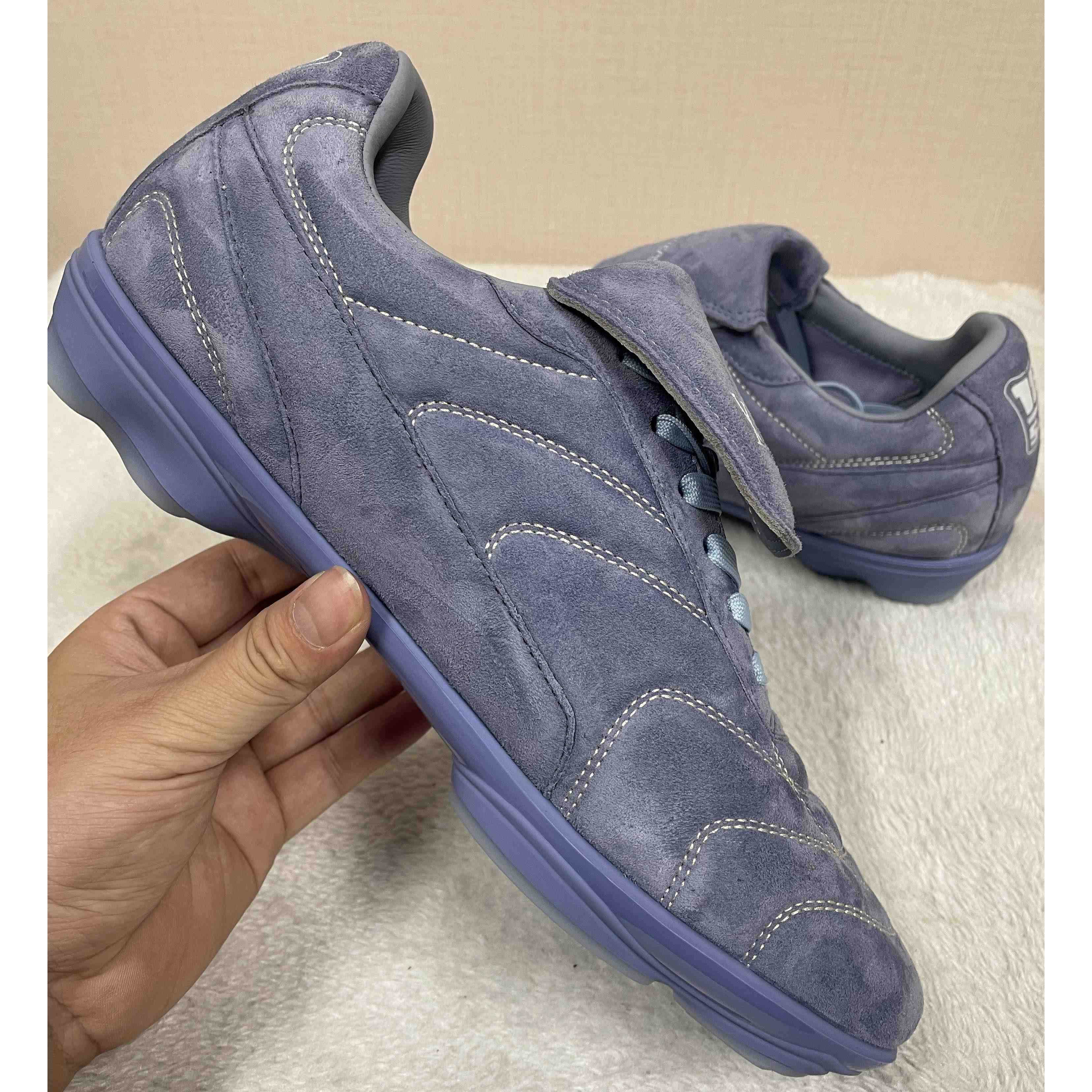 Louis Vuitton LV Footprint Soccer   1AHTZ4 - FashionPlug