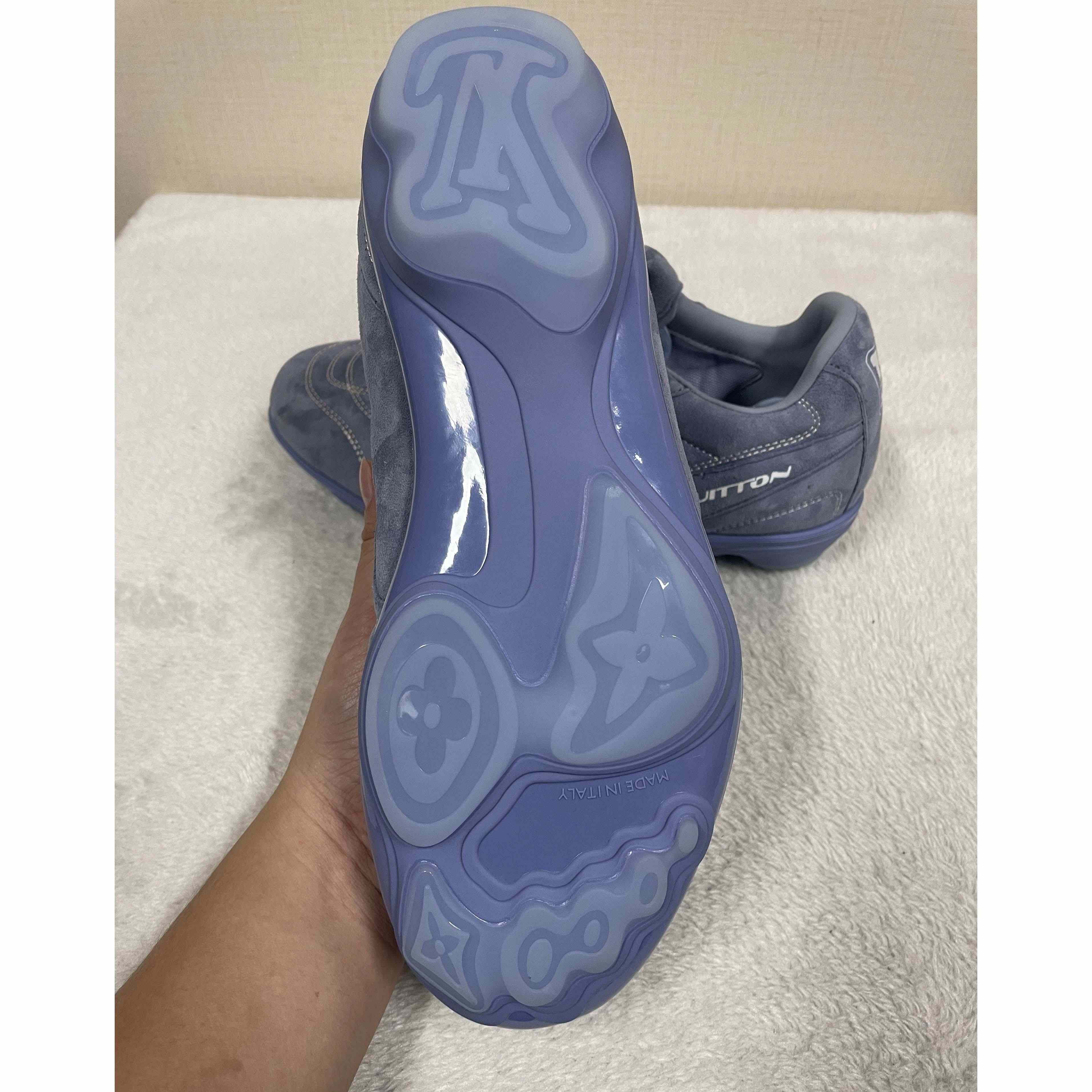 Louis Vuitton LV Footprint Soccer   1AHTZ4 - FashionPlug