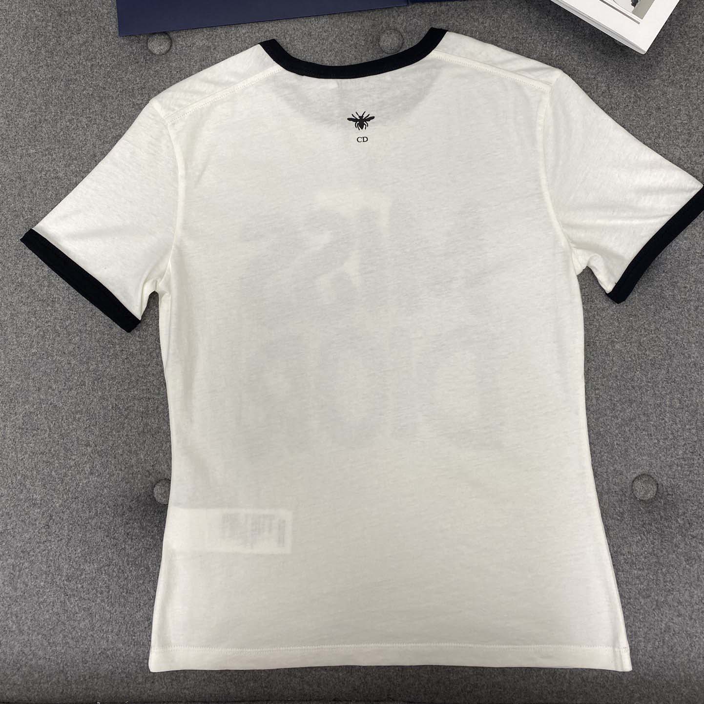 Dior T-Shirt White Cotton and Linen Jersey with Red Miss Dior Graffiti Motif - FashionPlug