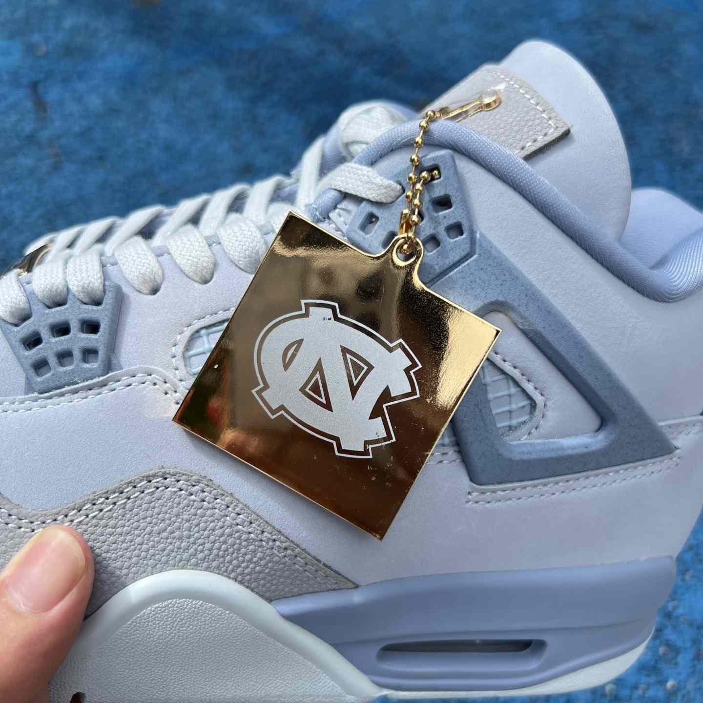 Jordan Air Jordan 4 UNC Tar Heels PE    HV9204-407 - FashionPlug