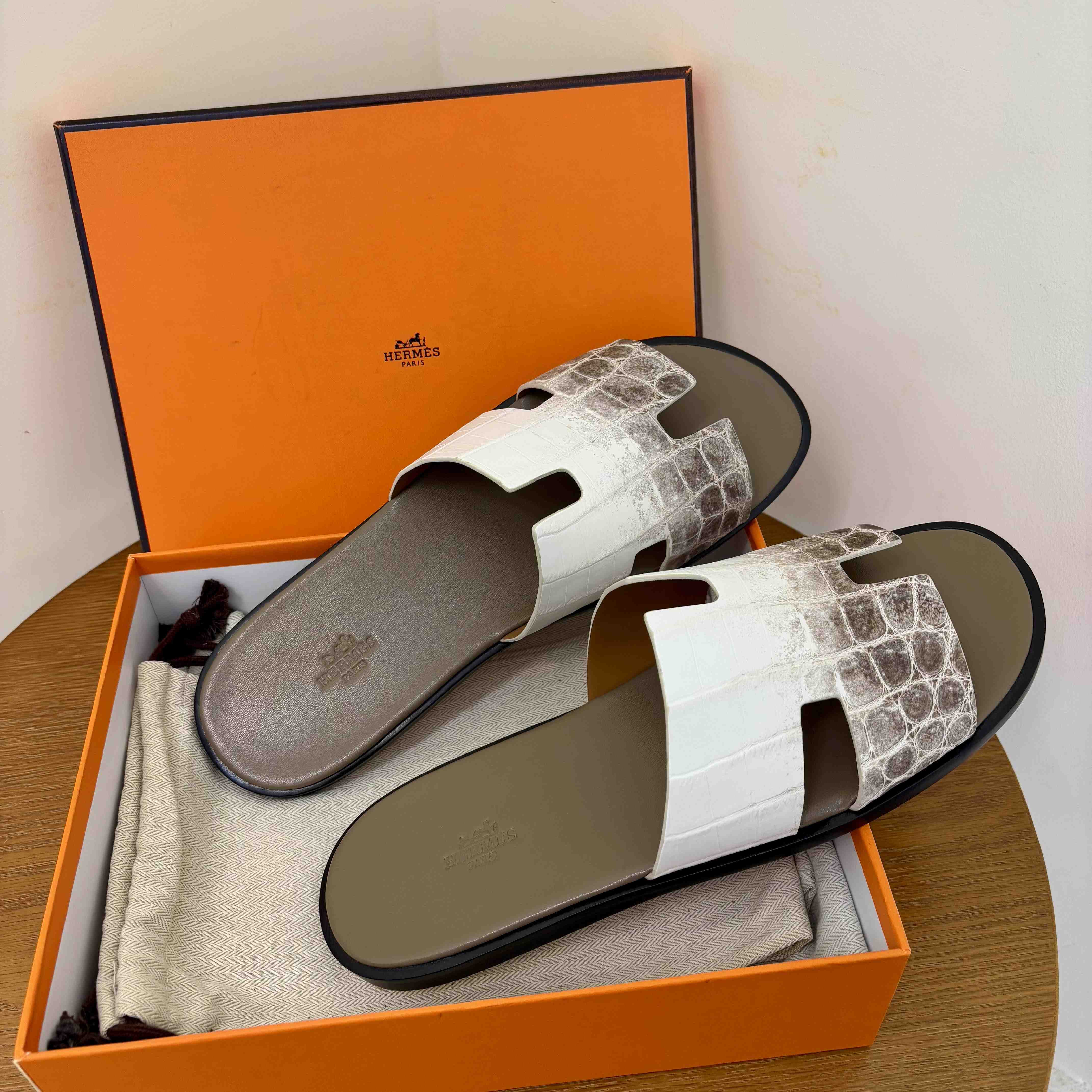Hermes Izmir Sandal - FashionPlug