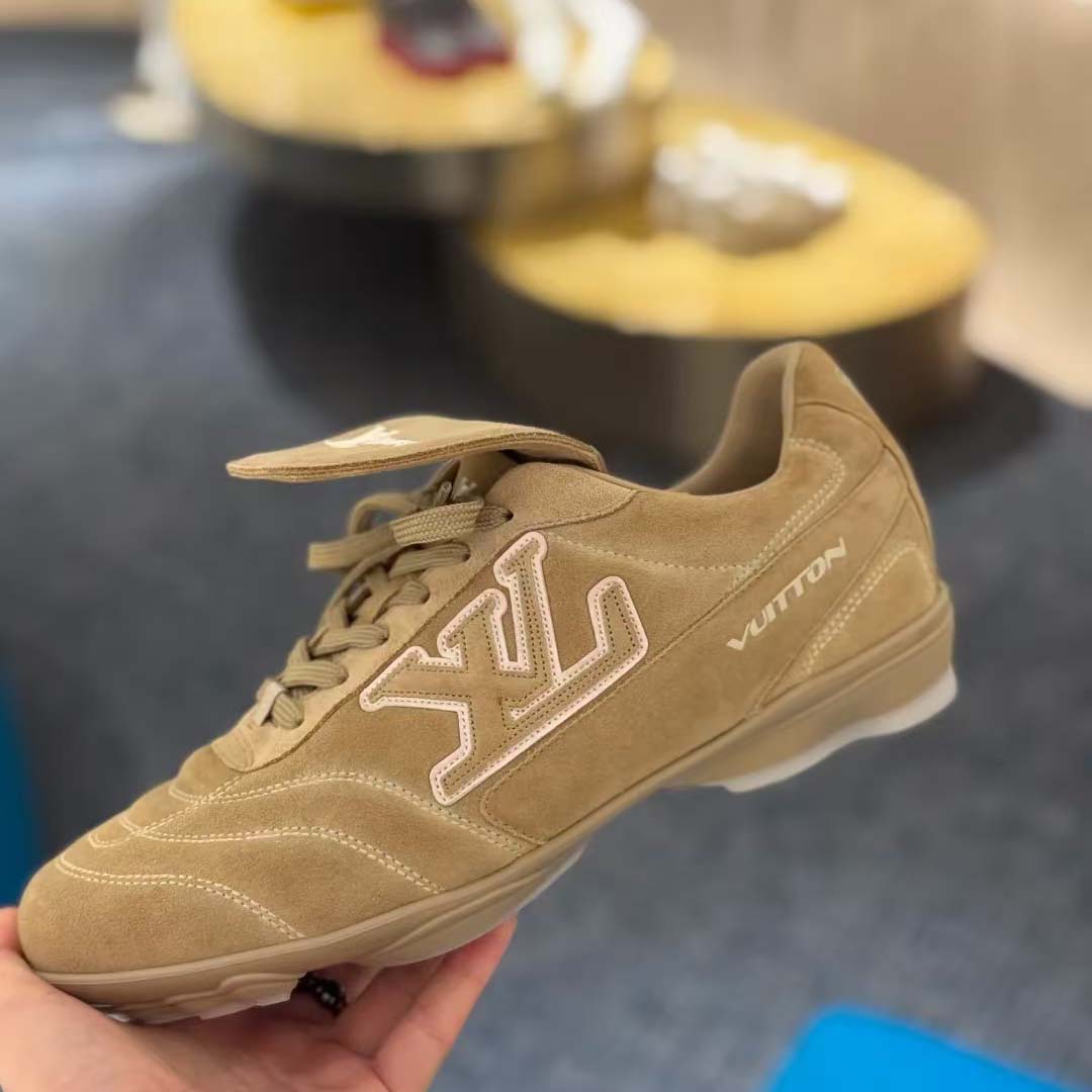 Louis Vuitton LV Footprint Soccer   1AHTXG - FashionPlug