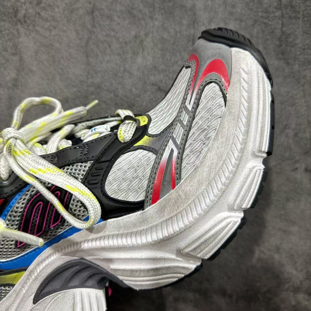 Balenciaga 6XL Sneaker In Black, White And Multicolor - FashionPlug