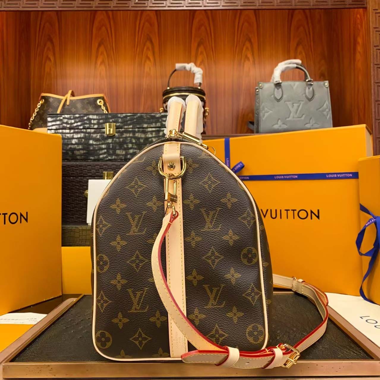 Louis Vuitton Speedy Bandoulière 35   - FashionPlug