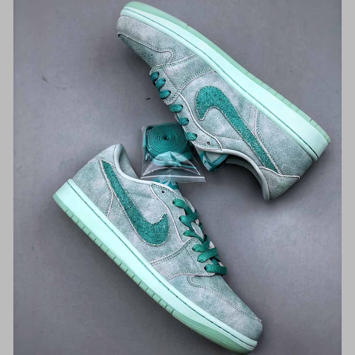 Air Jordan 1 Low OG “Washed Teal” WMNS     HQ8111-300 - FashionPlug