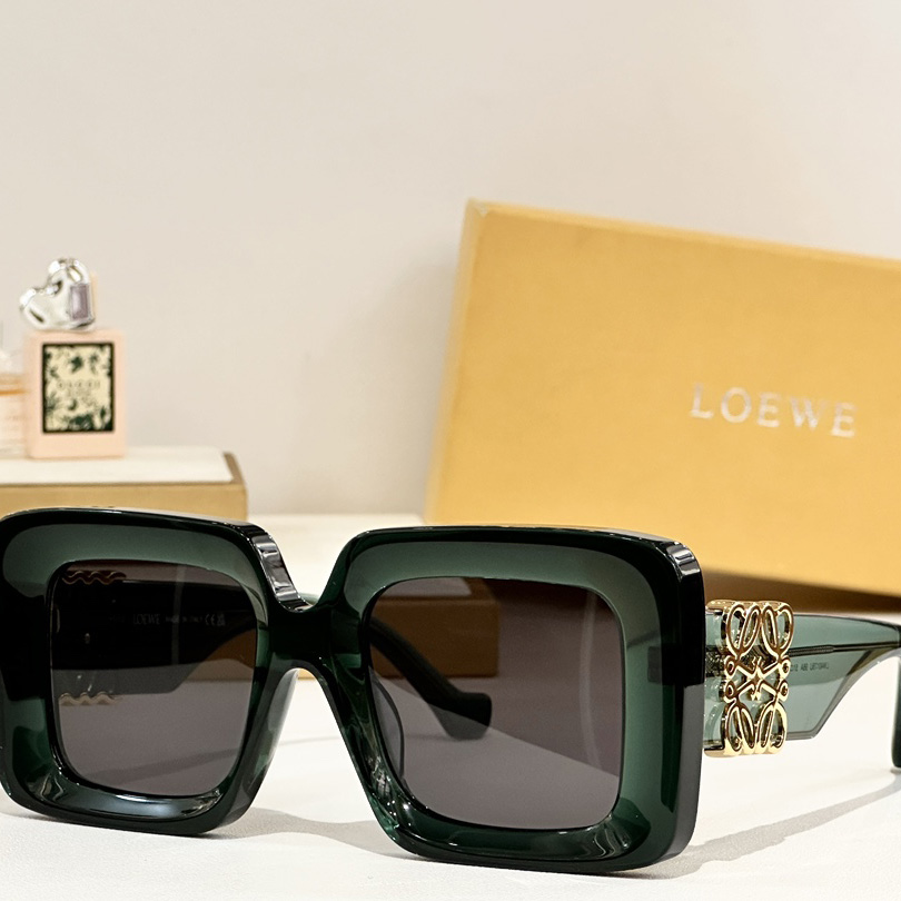 Loewe Beveled Square Maxi Anagram Sunglasses  LW40176U - FashionPlug