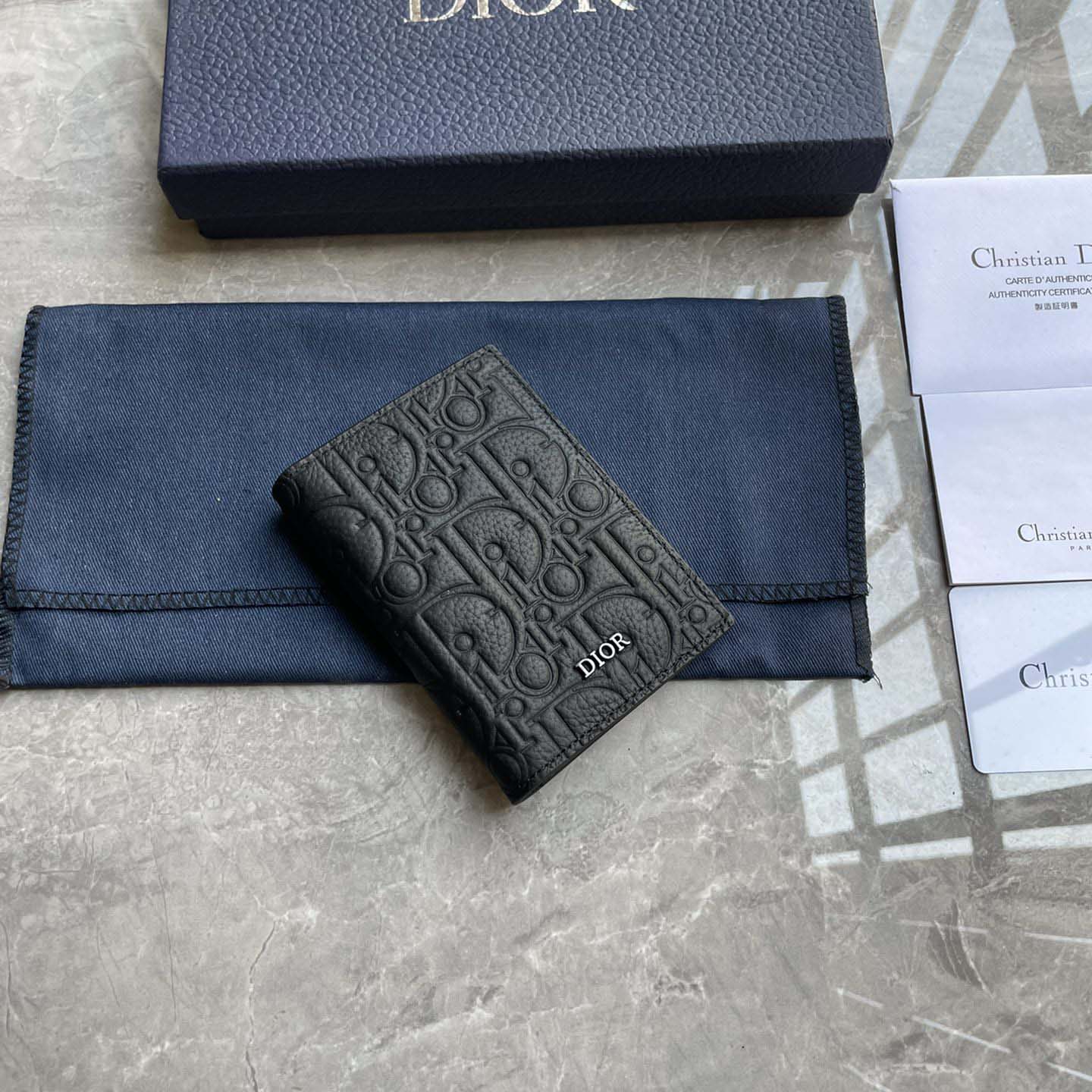 Dior Vertical Bifold Card Holder  - FashionPlug