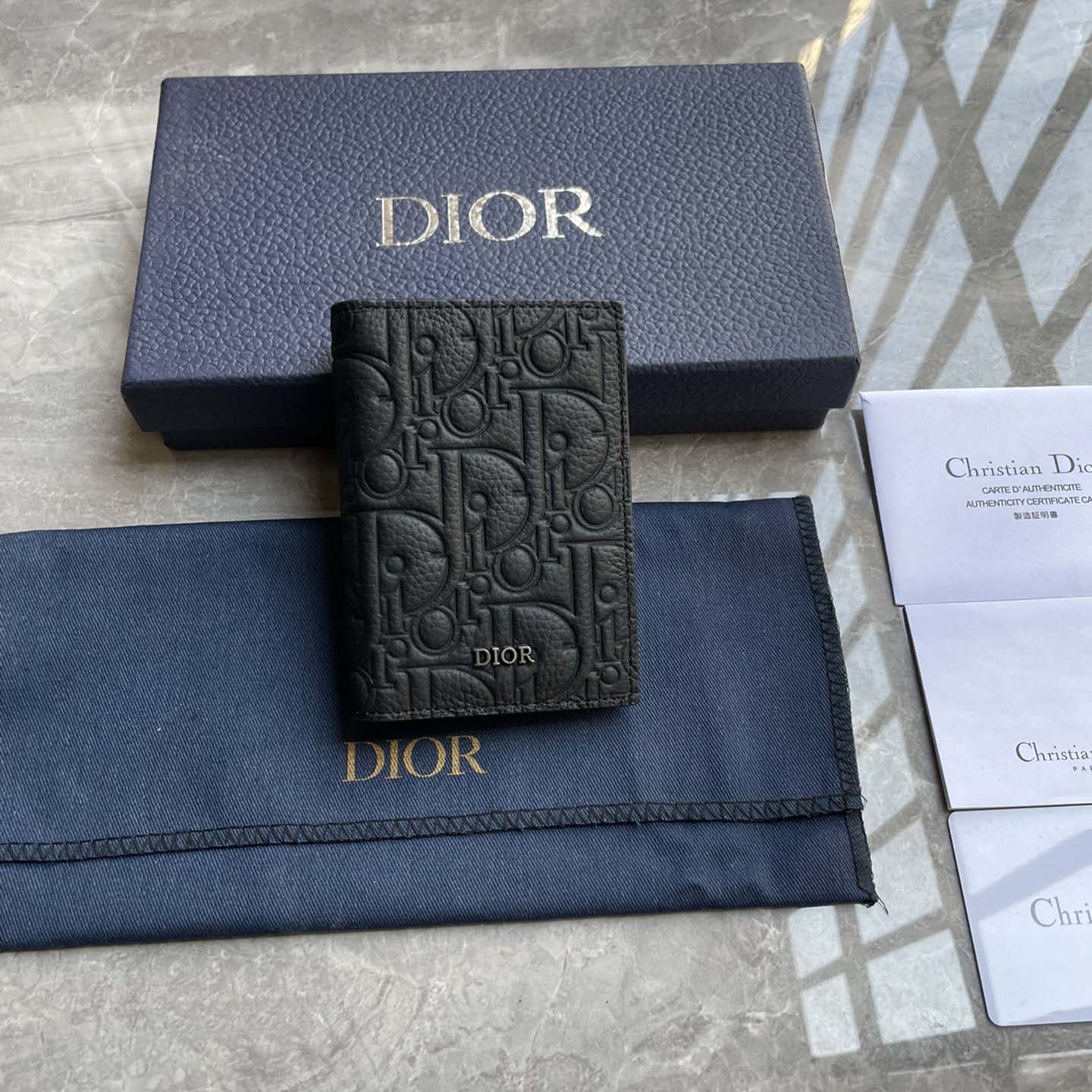 Dior Vertical Bifold Card Holder  - FashionPlug