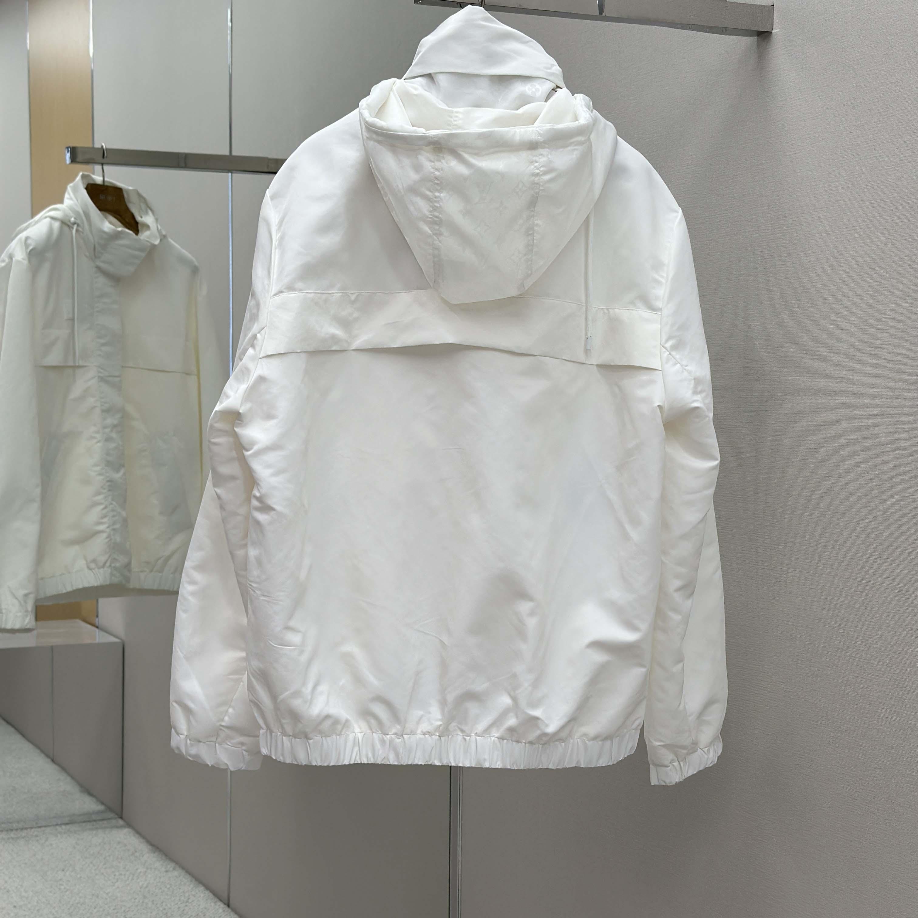 Louis Vuitton Signature Windbreaker   1AHUH1 - FashionPlug