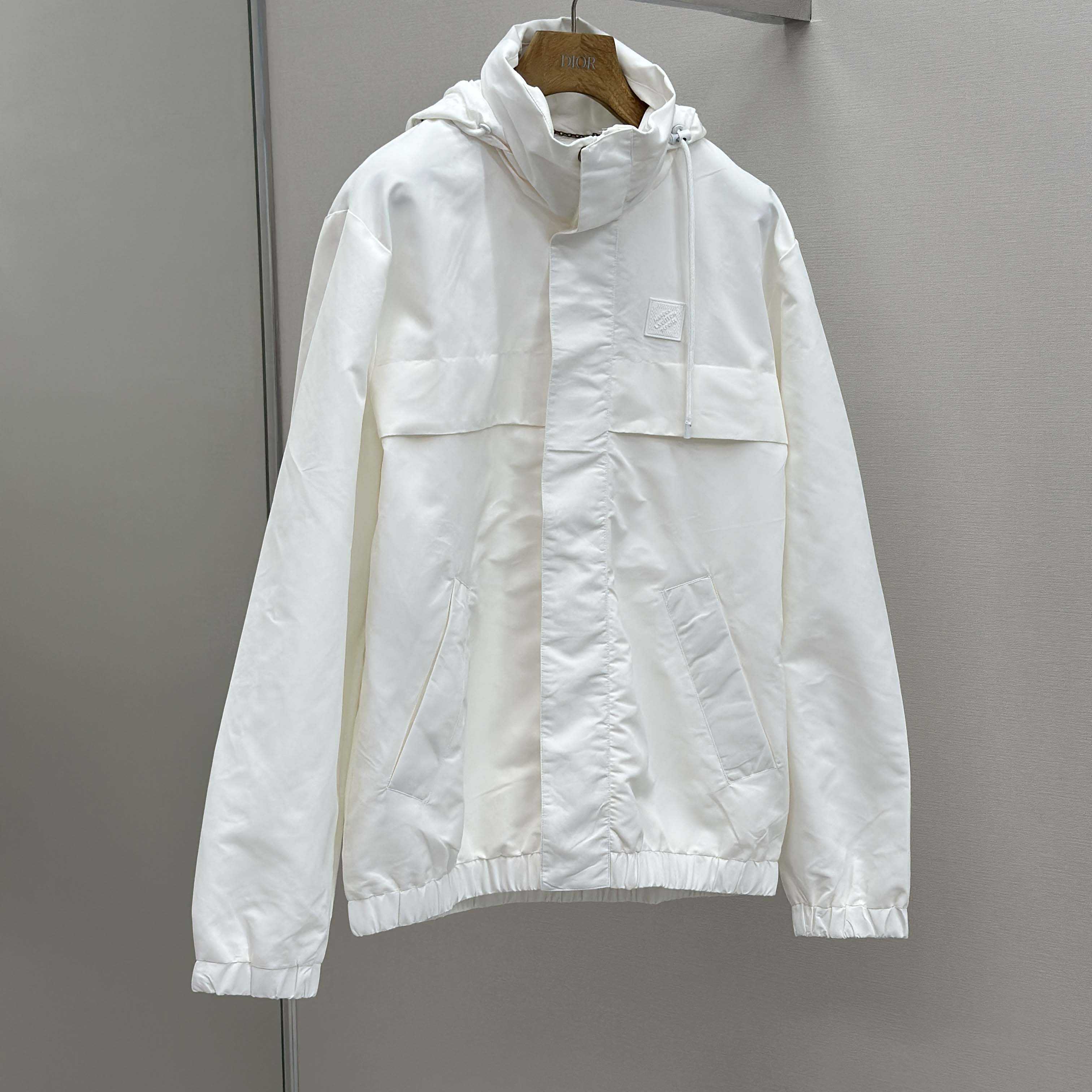 Louis Vuitton Signature Windbreaker   1AHUH1 - FashionPlug