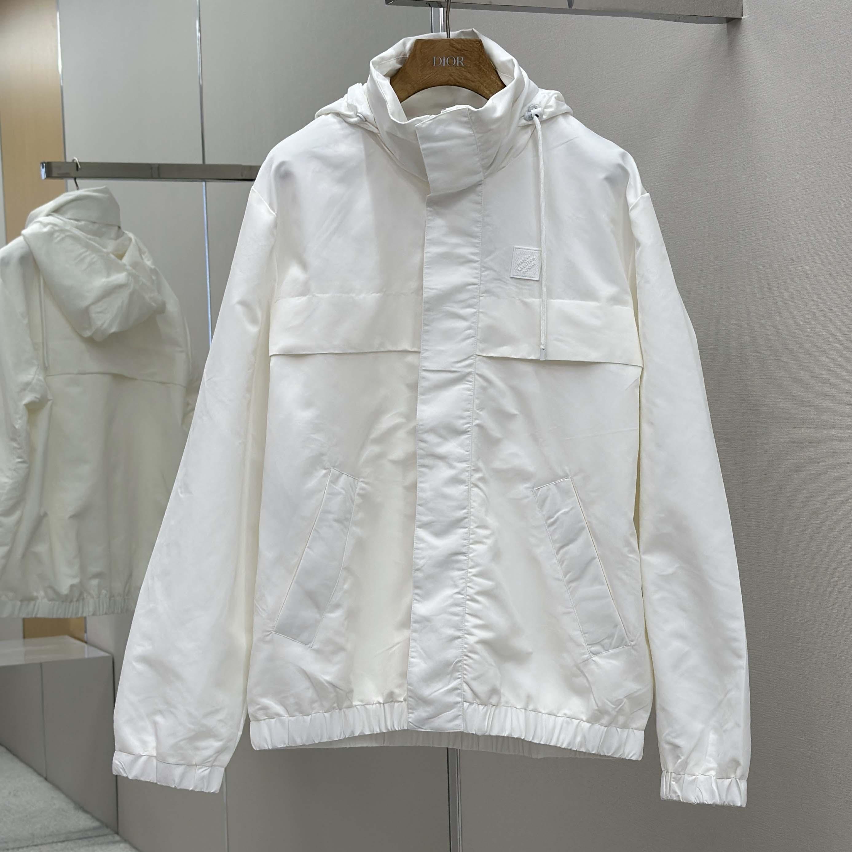Louis Vuitton Signature Windbreaker   1AHUH1 - FashionPlug