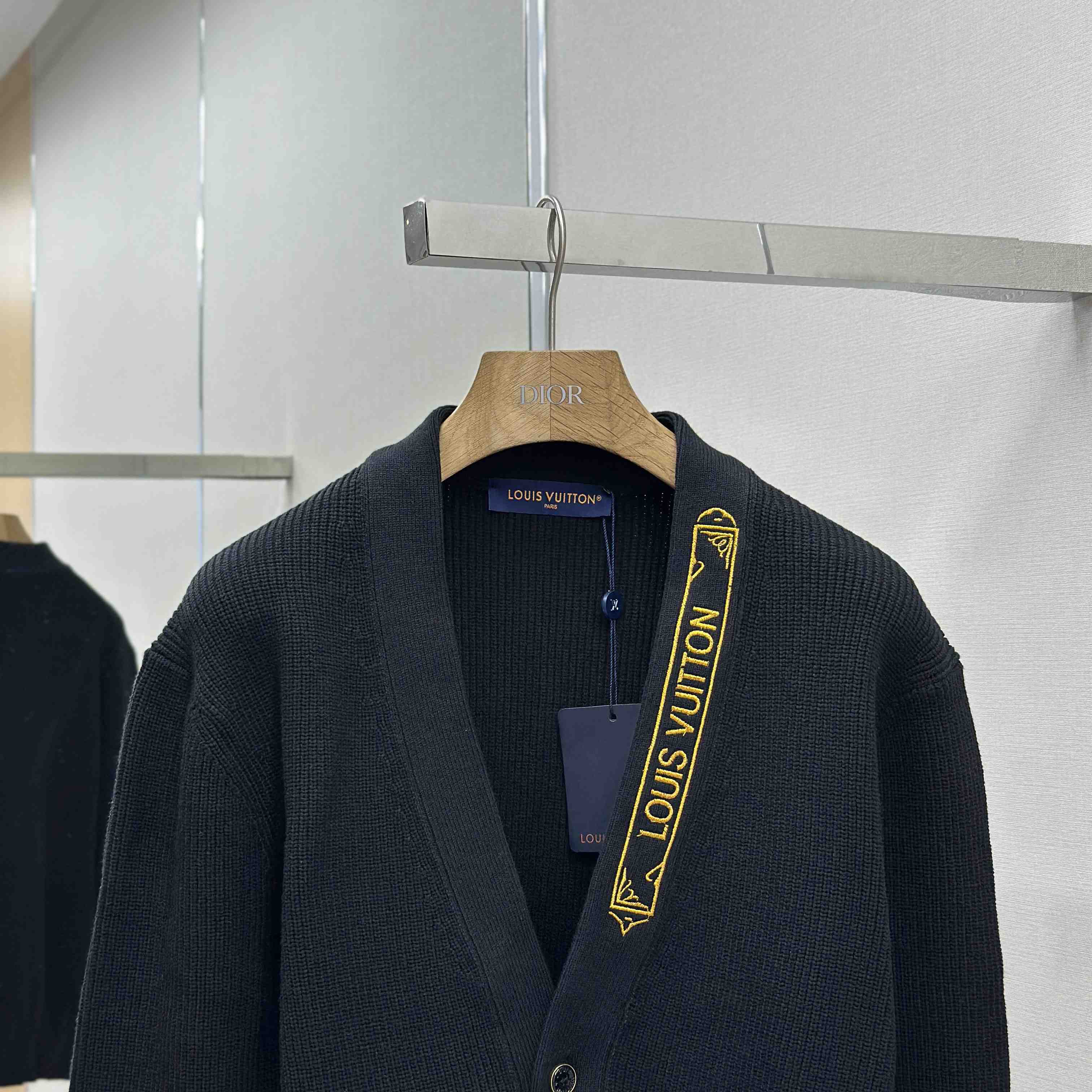 Louis Vuitton Embroidered Signature Cardigan   1AHVMY - FashionPlug