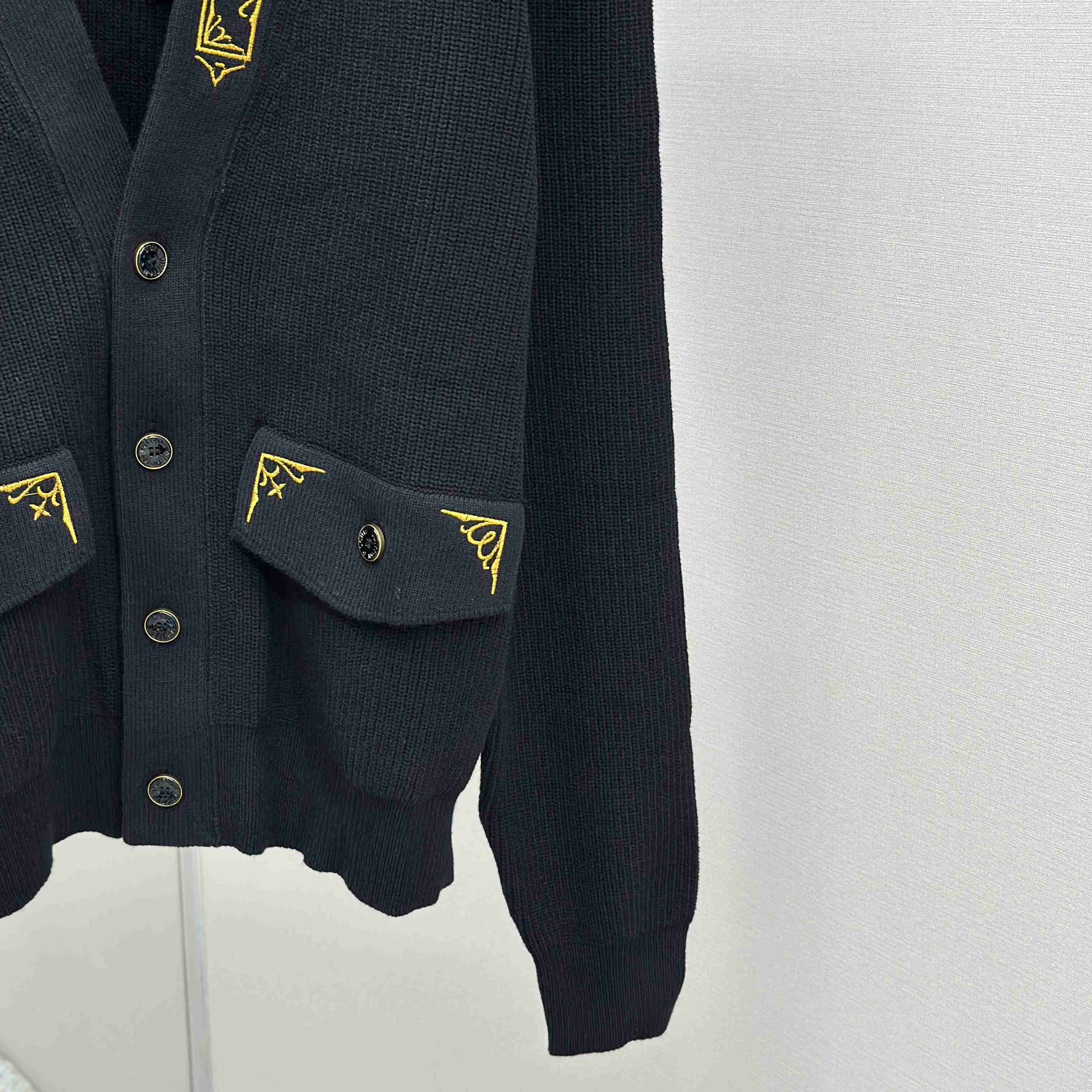 Louis Vuitton Embroidered Signature Cardigan   1AHVMY - FashionPlug