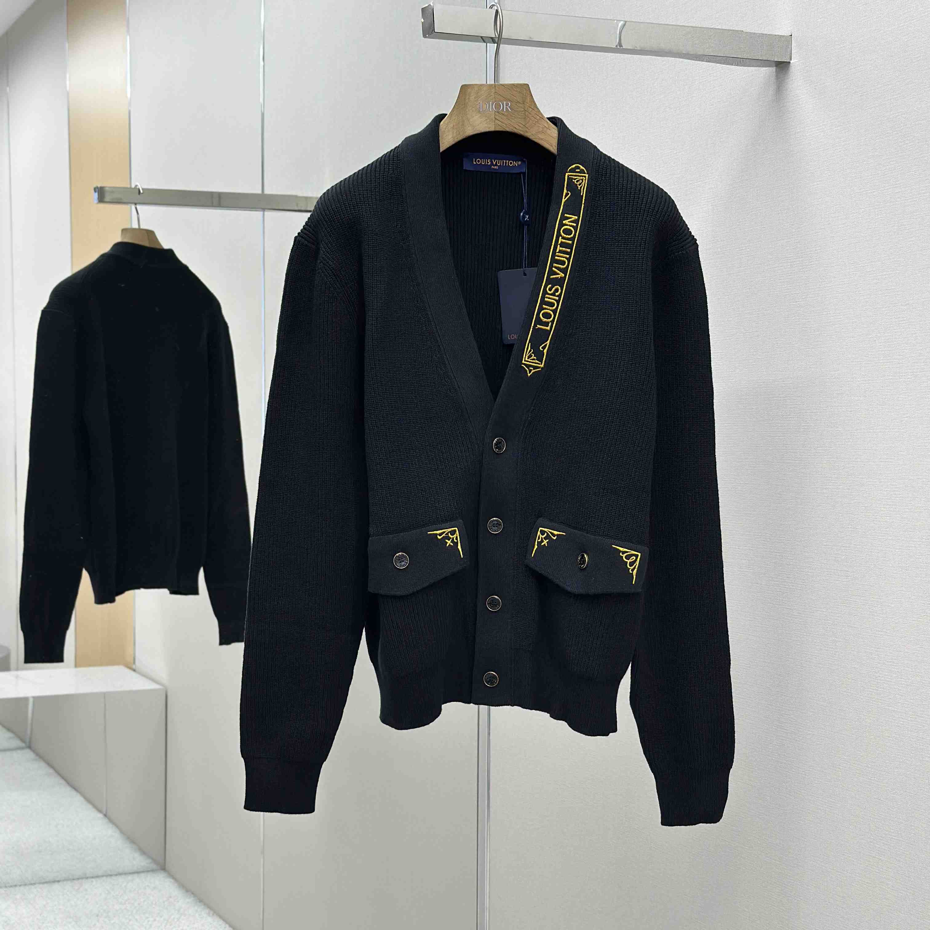 Louis Vuitton Embroidered Signature Cardigan   1AHVMY - FashionPlug