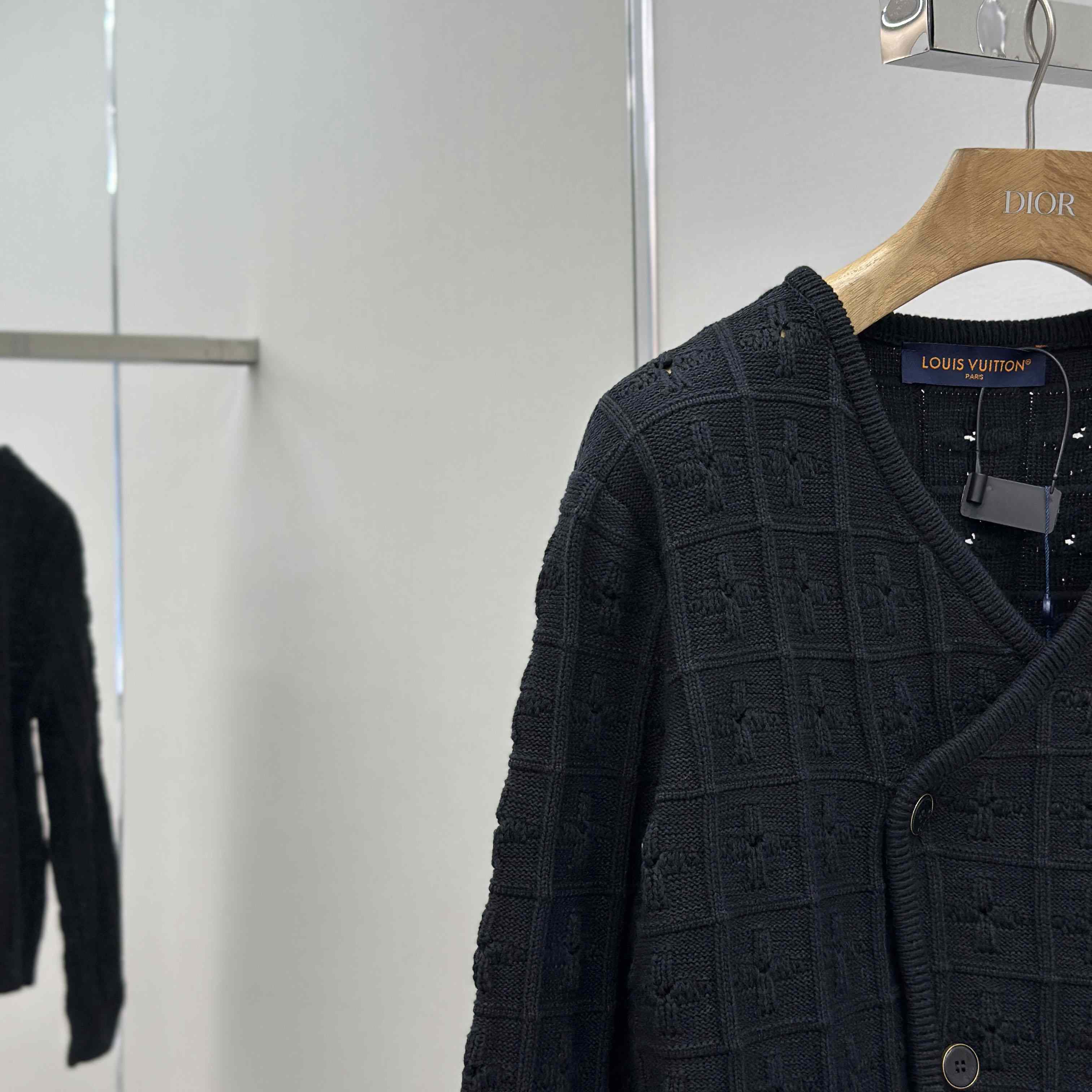 Louis Vuitton Double-Breasted Knit Jacket   1AHVNM - FashionPlug