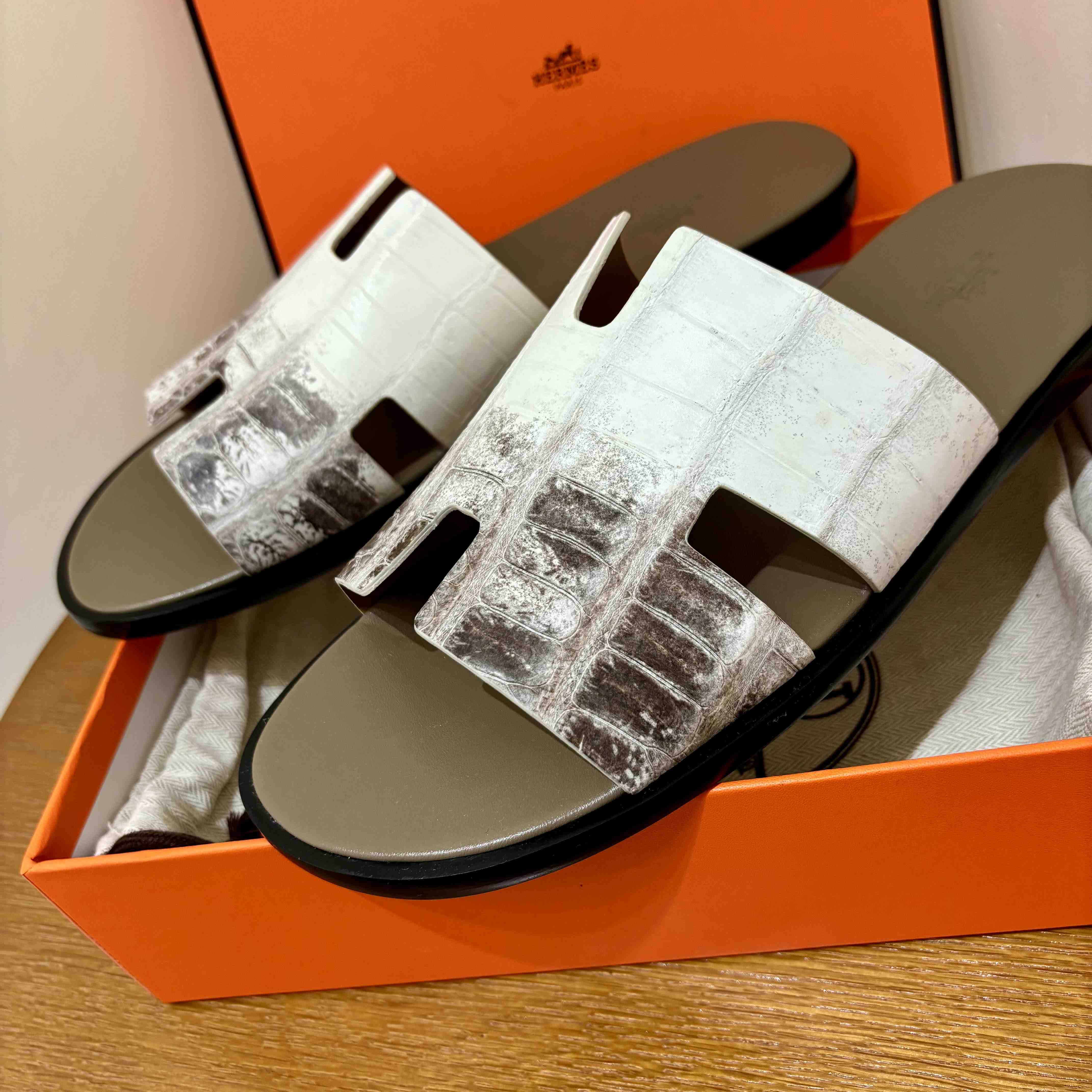 Hermes Izmir Sandal - FashionPlug
