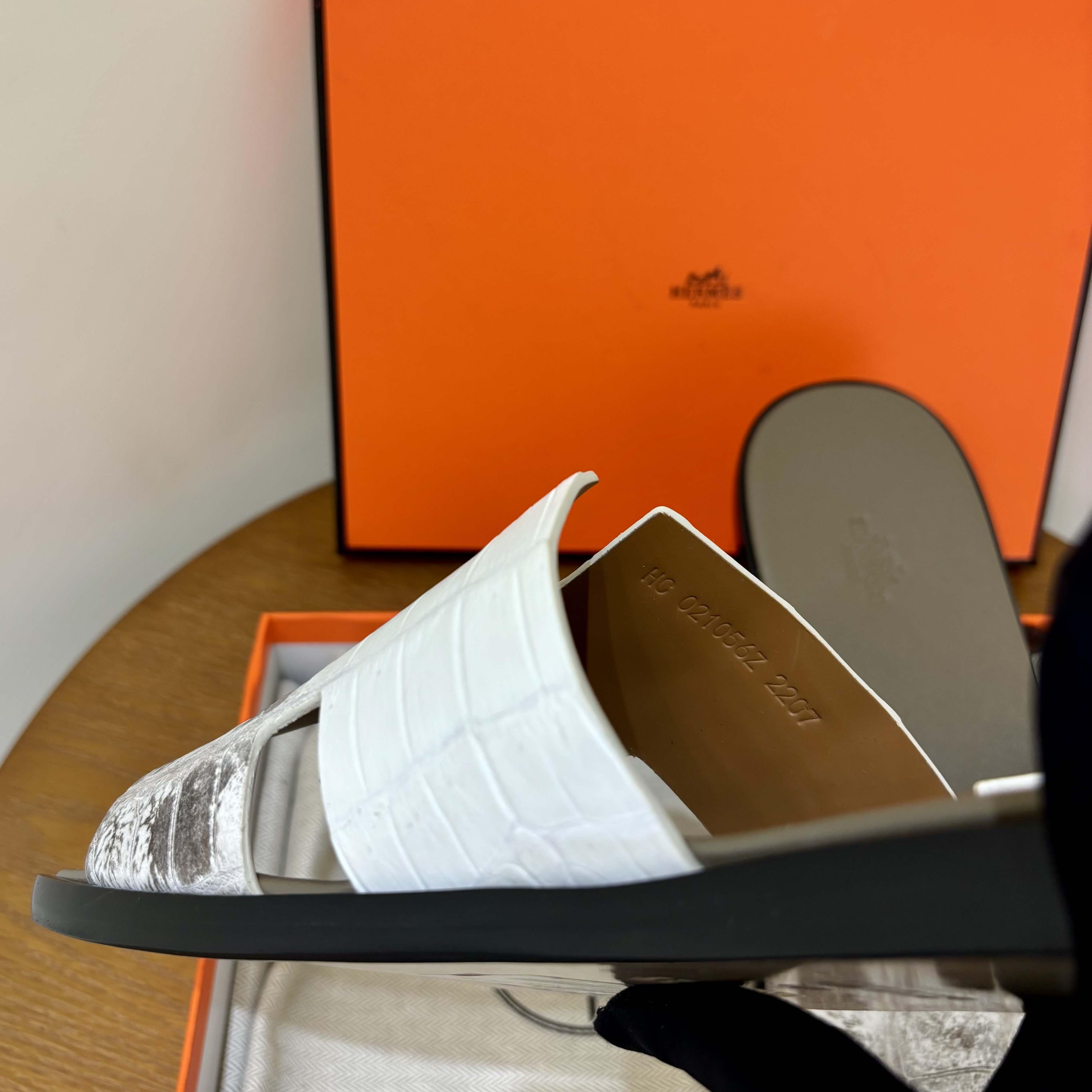 Hermes Izmir Sandal - FashionPlug