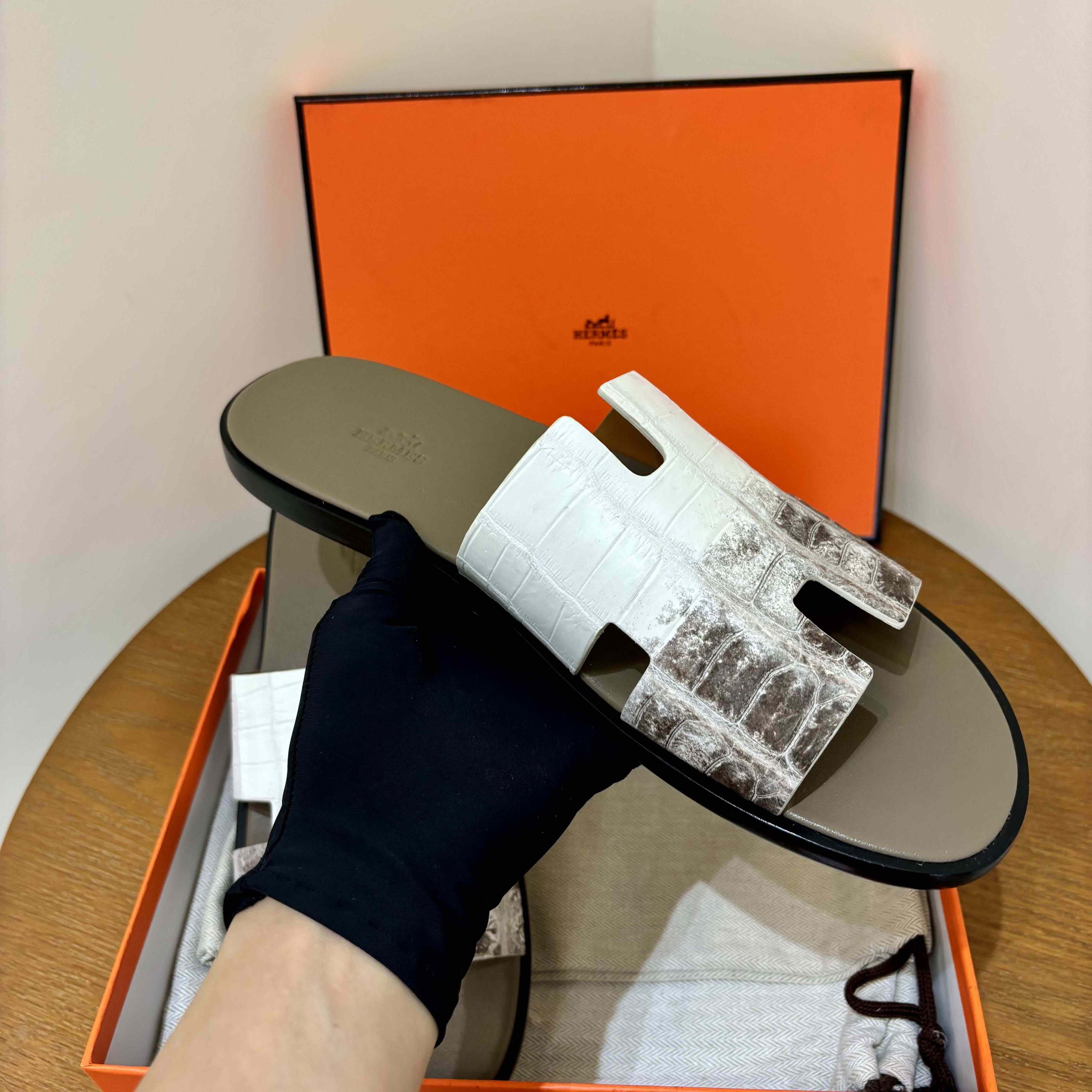 Hermes Izmir Sandal - FashionPlug