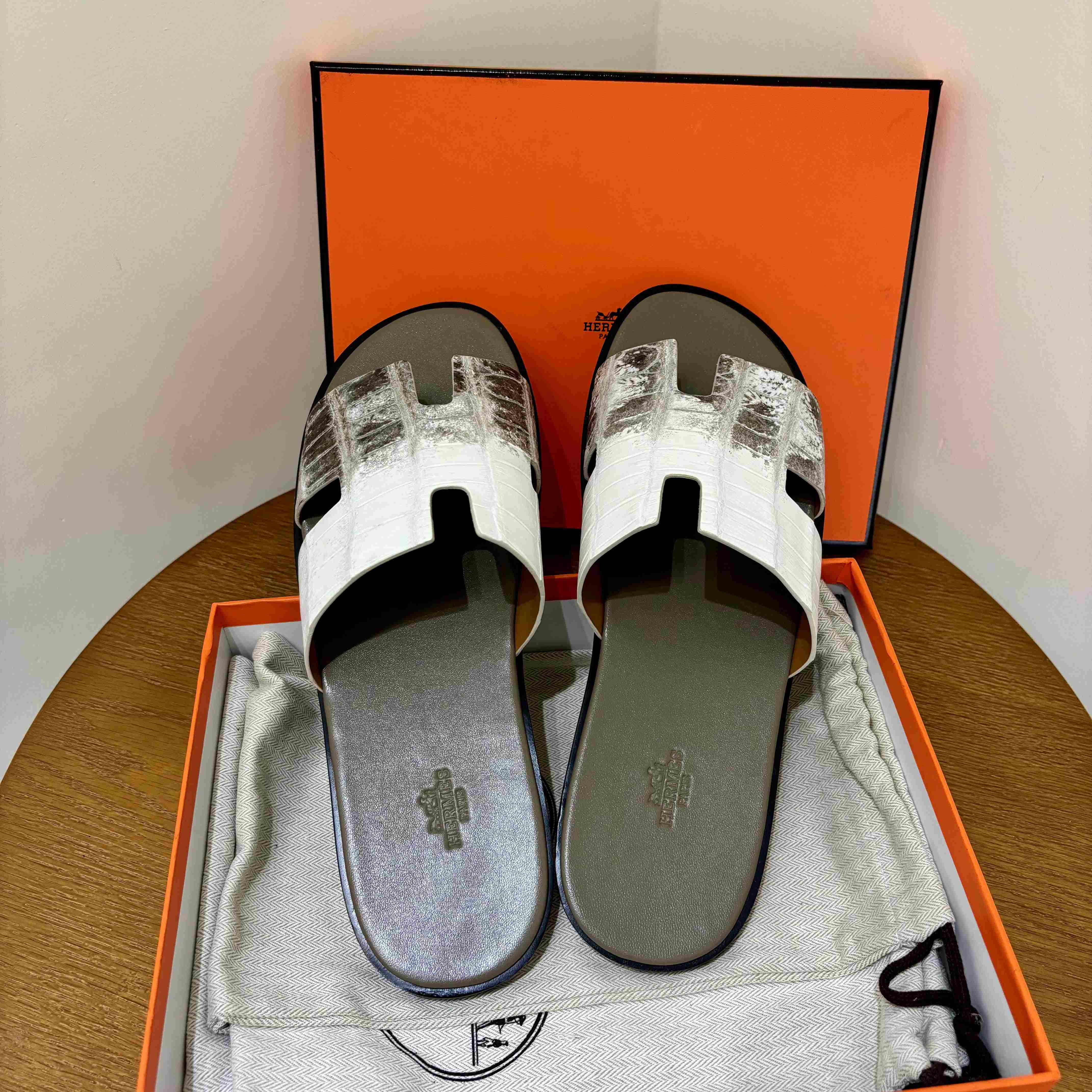 Hermes Izmir Sandal - FashionPlug
