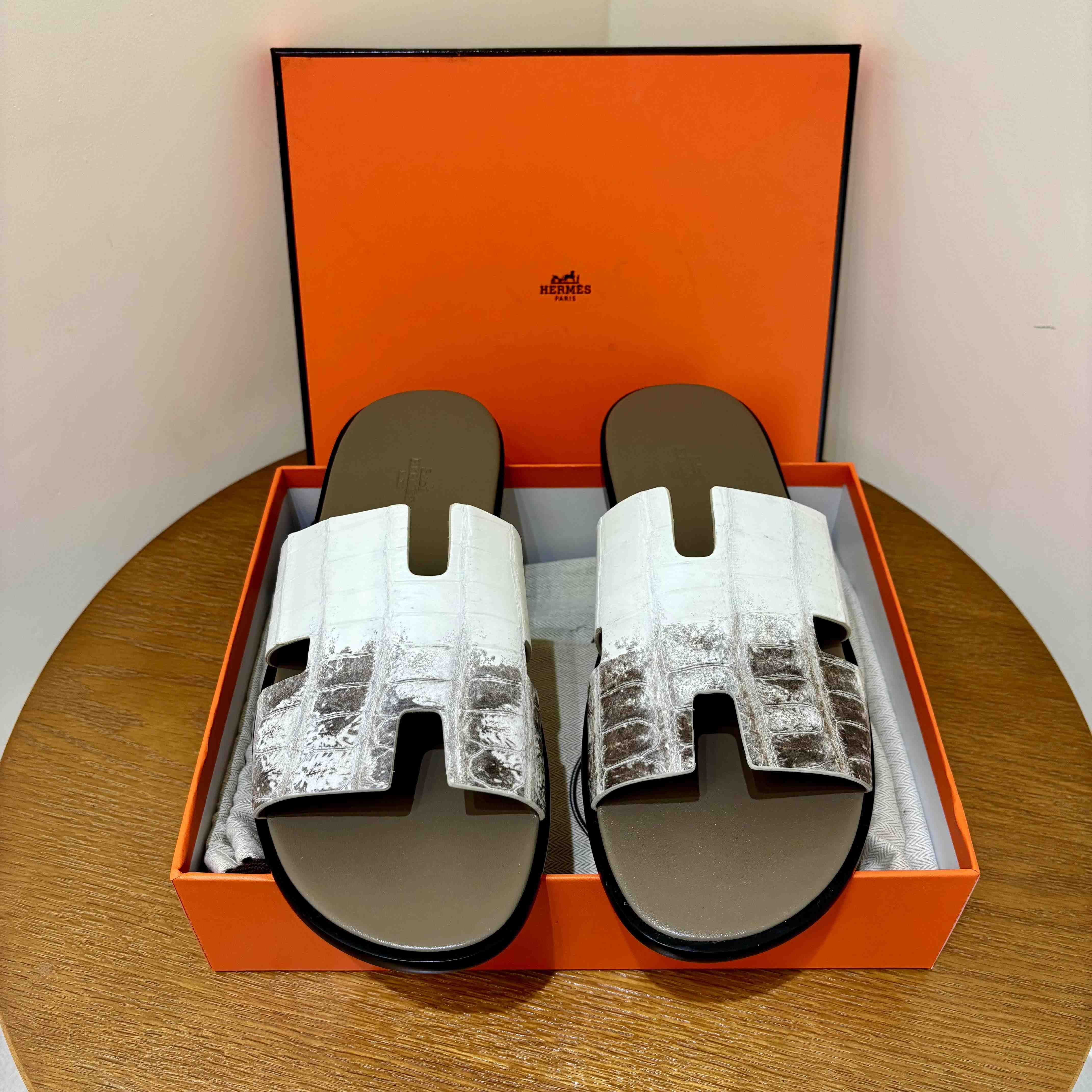 Hermes Izmir Sandal - FashionPlug