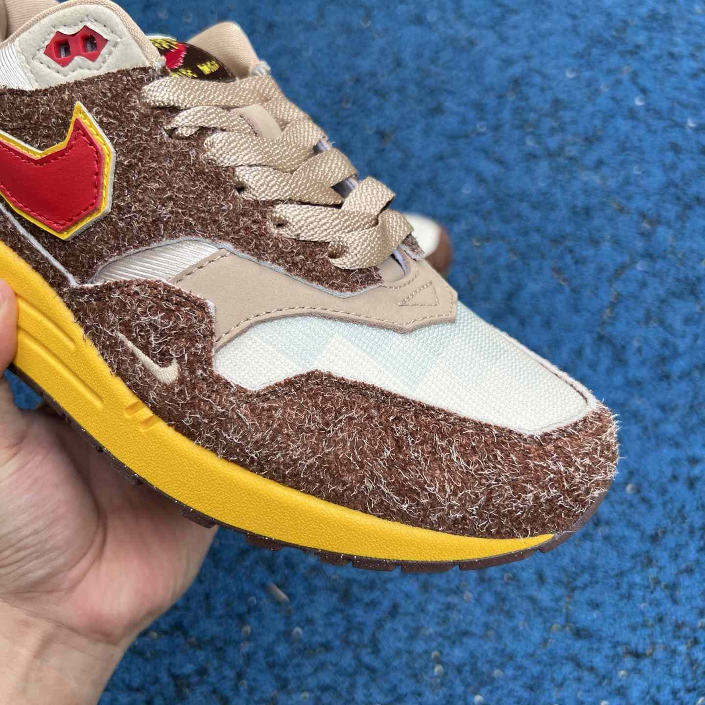 Nike Air Max 1 .SWOOSH Big Head Origins HV5776-200  - FashionPlug