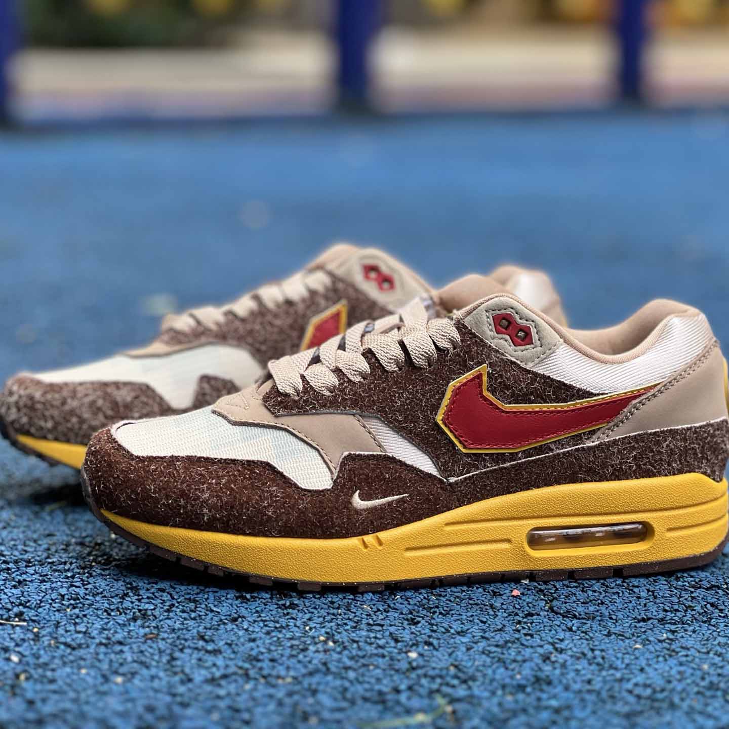 Nike Air Max 1 .SWOOSH Big Head Origins HV5776-200  - FashionPlug