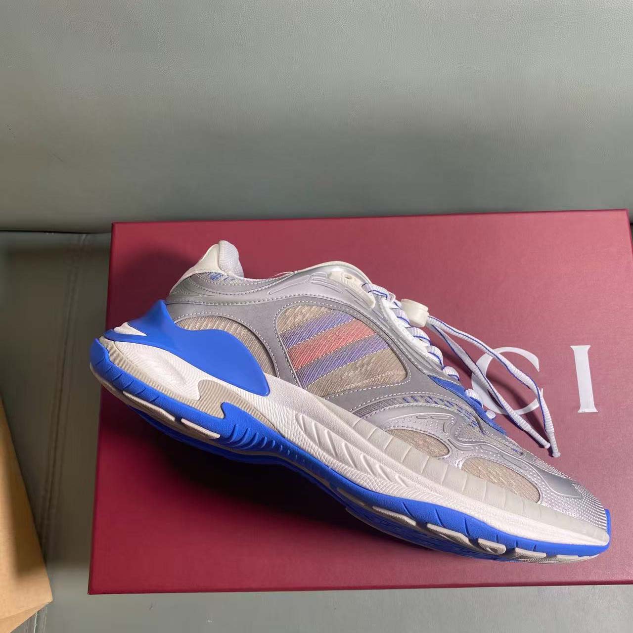 Gucci Men's Gucci 2.0 Sneaker - FashionPlug