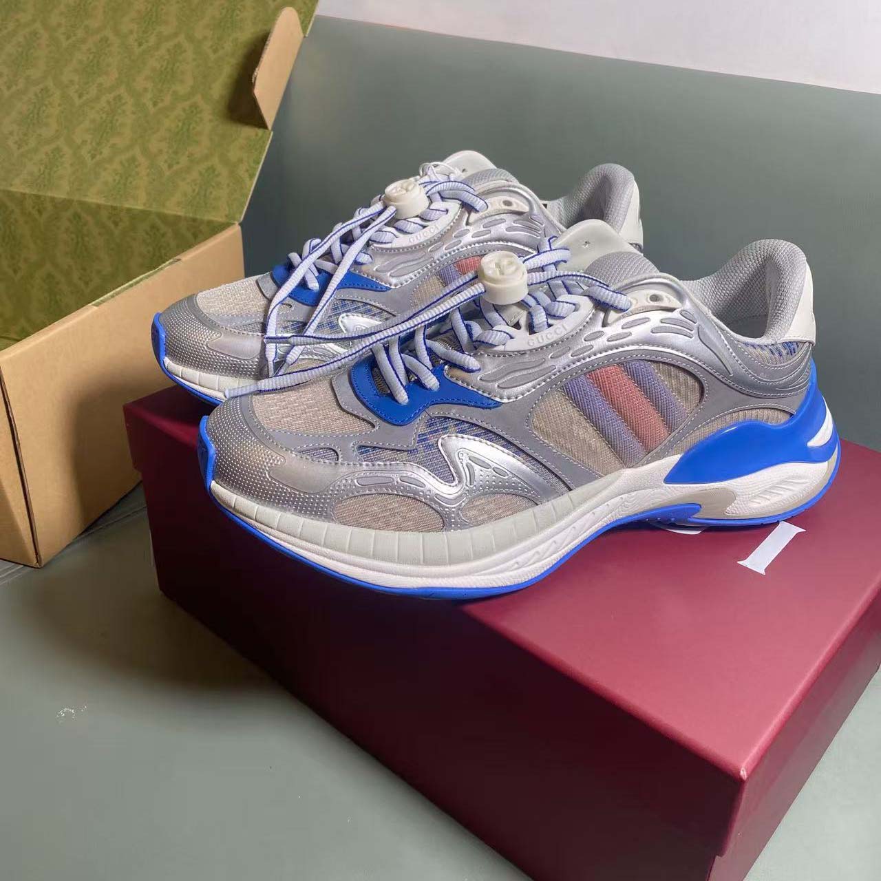 Gucci Men's Gucci 2.0 Sneaker - FashionPlug