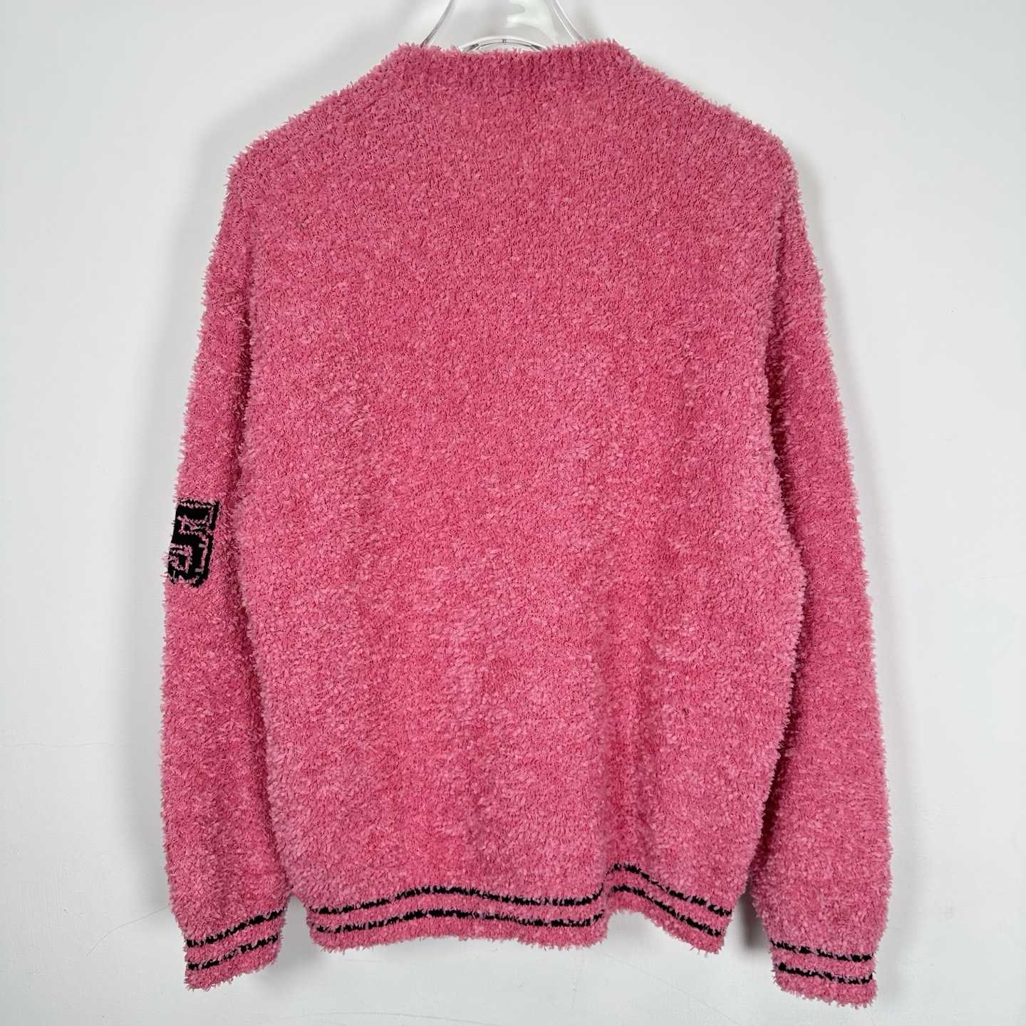 Supreme Textured Arc Sweater - FashionPlug