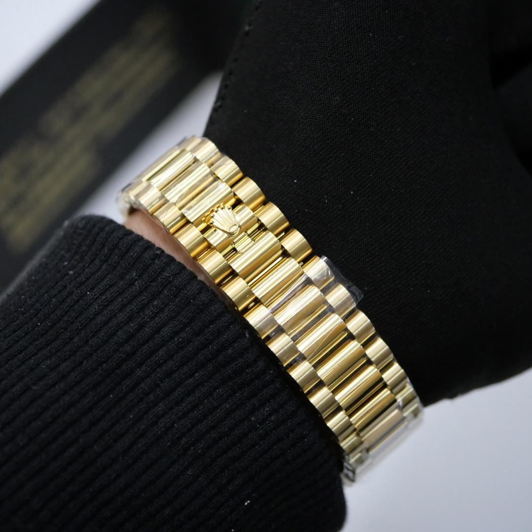 Rolex Oyster Perpetual Day-Date, 36mm, yellow gold 128235 - FashionPlug