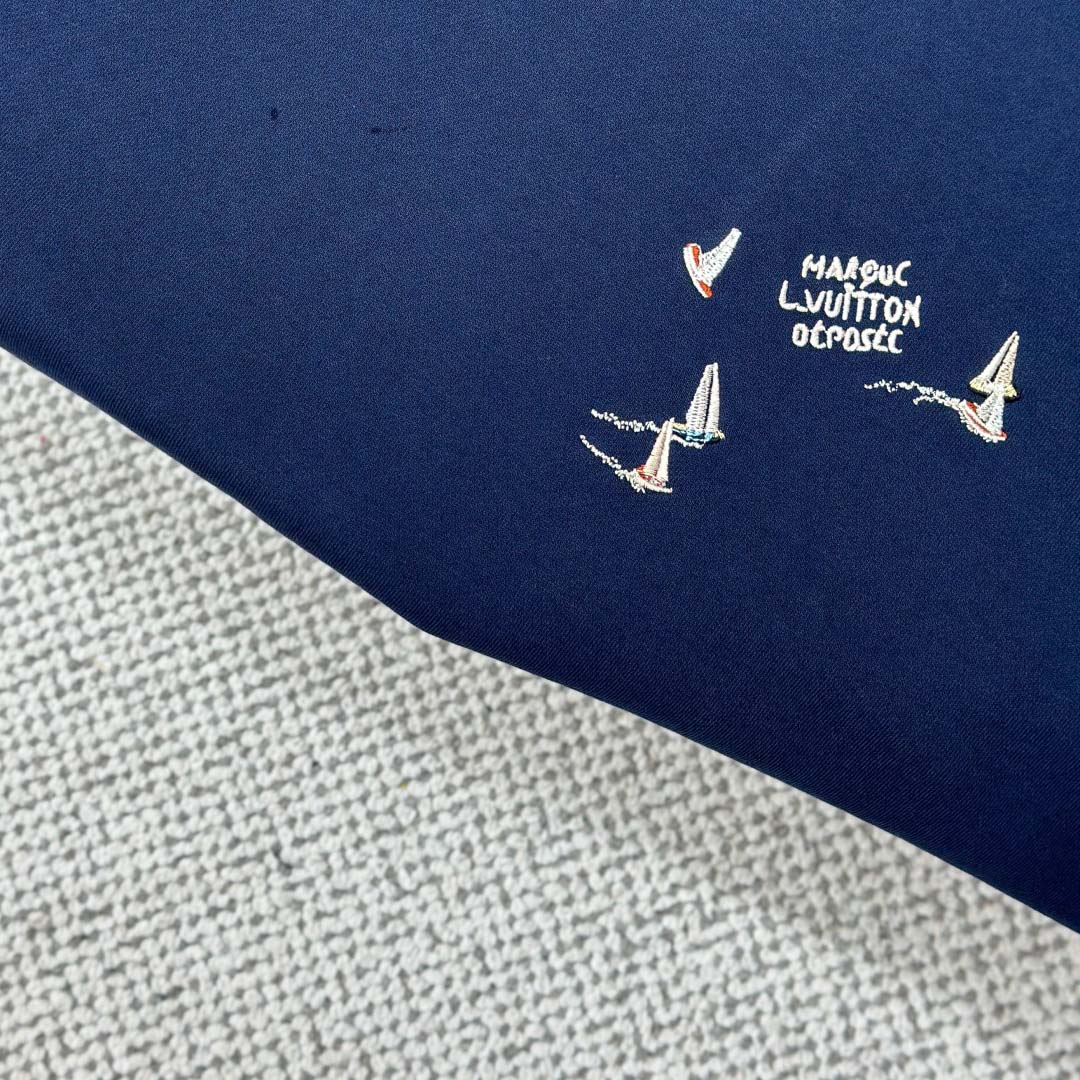 Louis Vuitton Embroidered Signature Hoodie   1AHW68 - FashionPlug