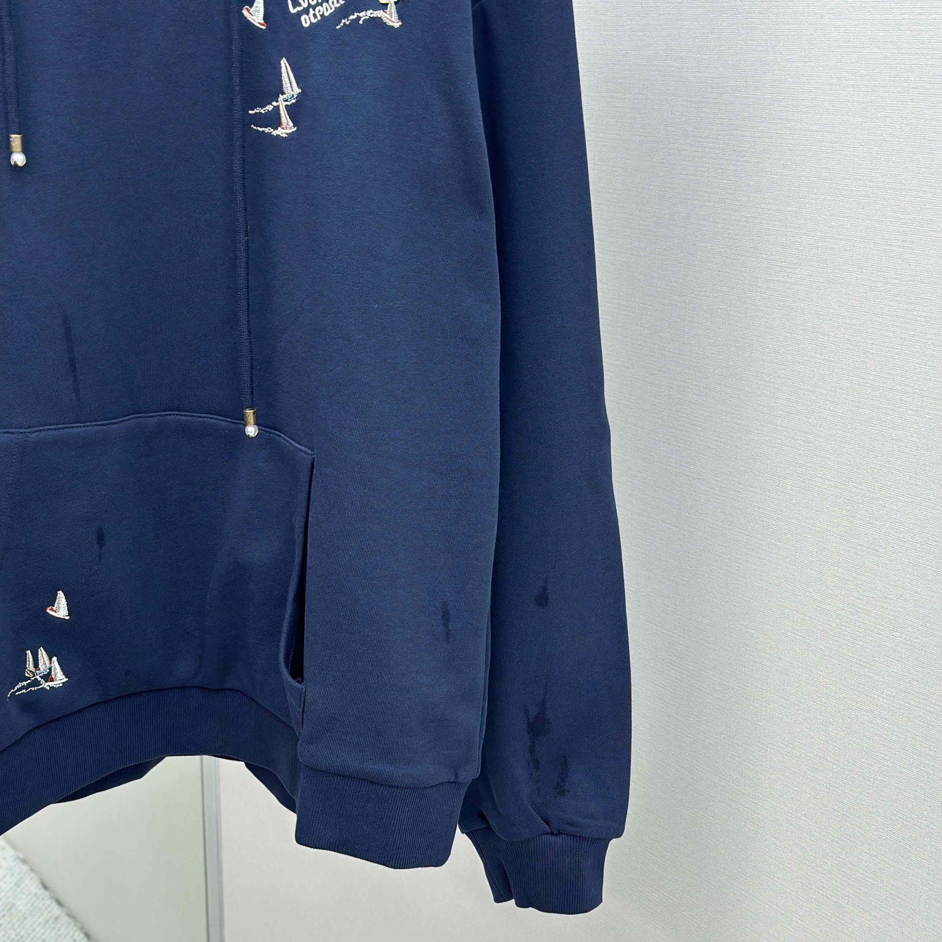 Louis Vuitton Embroidered Signature Hoodie   1AHW68 - FashionPlug