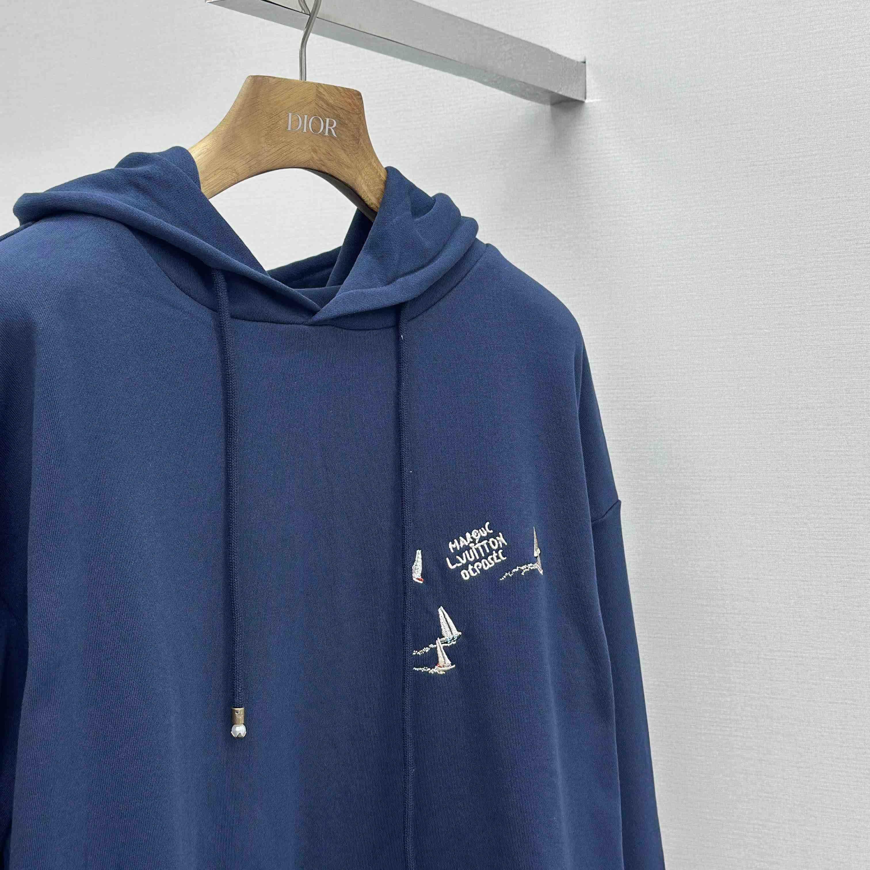 Louis Vuitton Embroidered Signature Hoodie   1AHW68 - FashionPlug