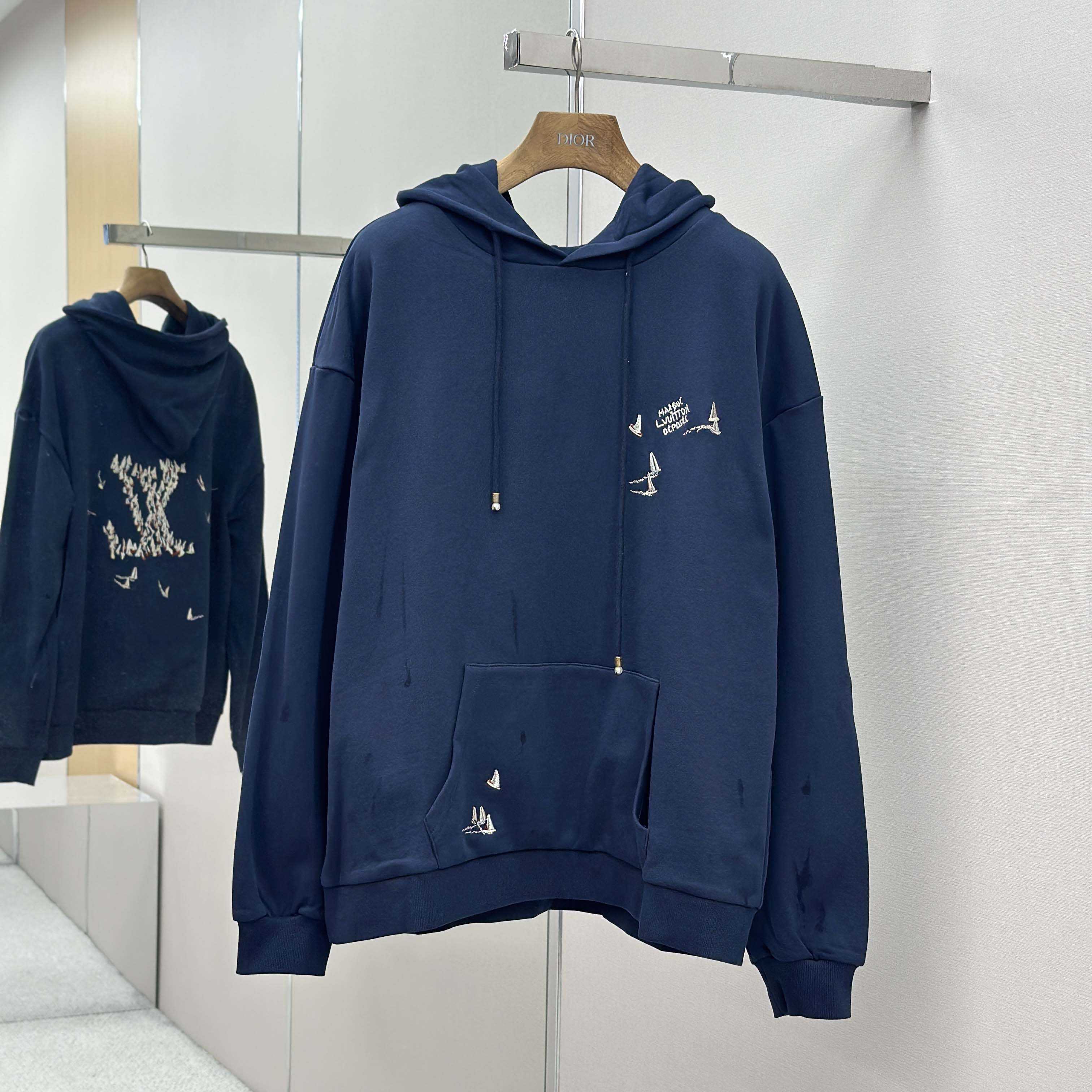 Louis Vuitton Embroidered Signature Hoodie   1AHW68 - FashionPlug