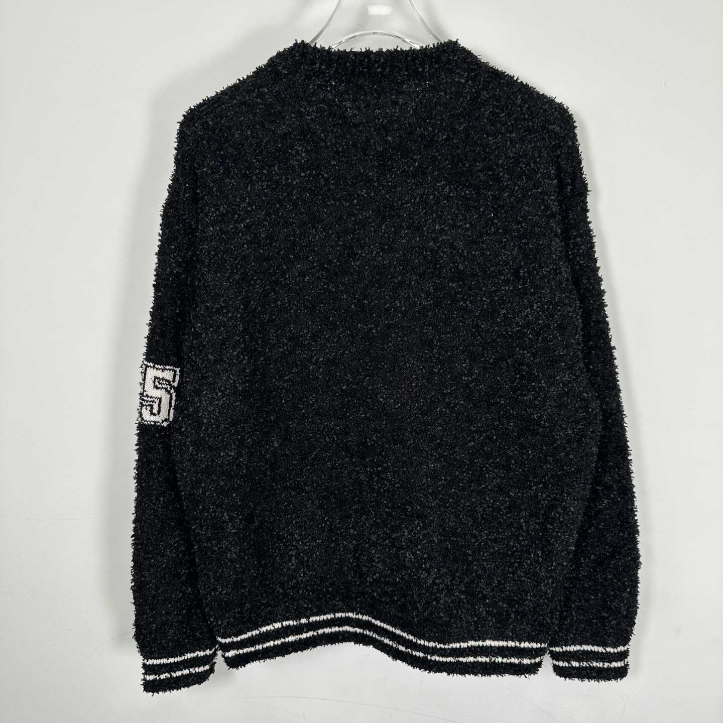 Supreme Textured Arc Sweater - FashionPlug