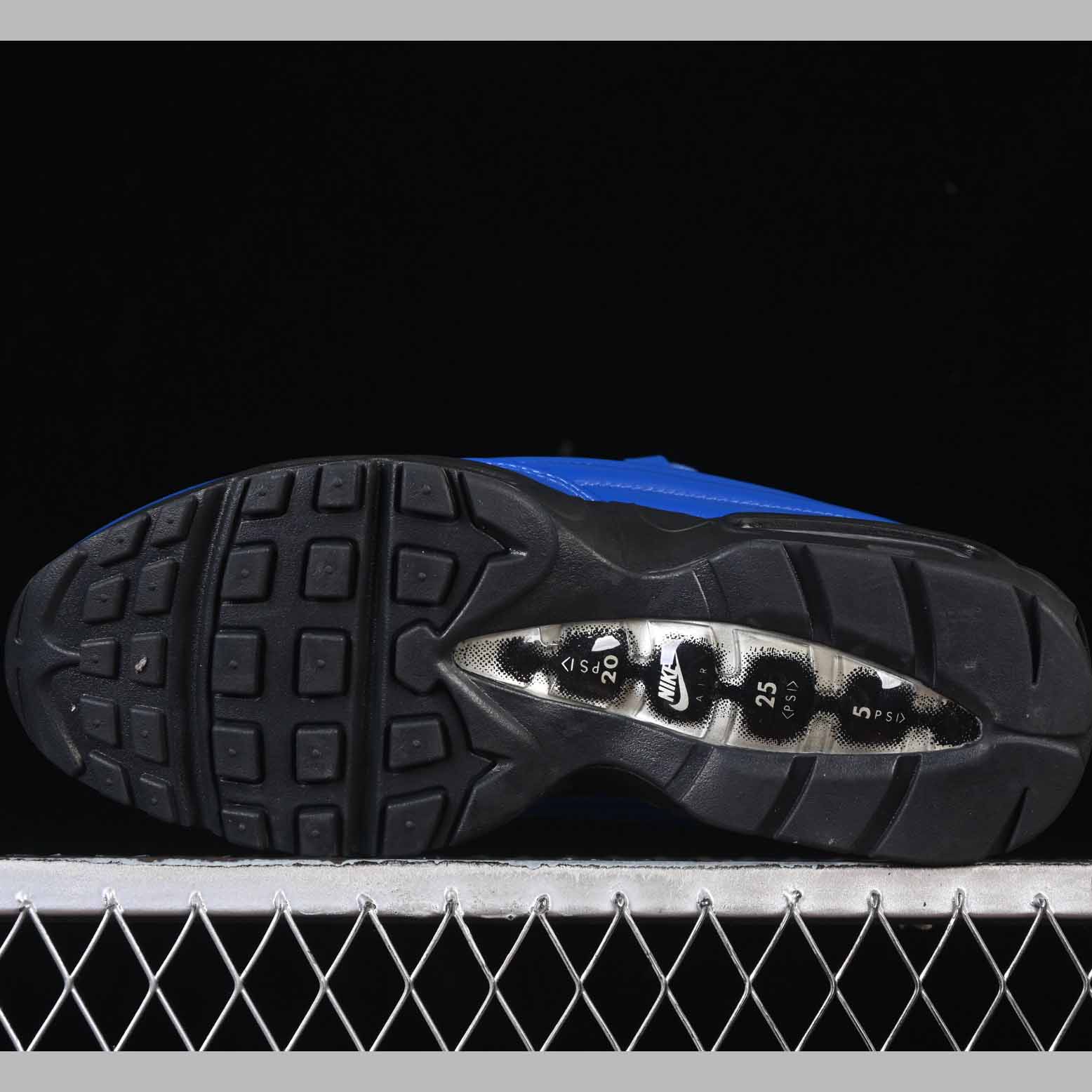 Supreme x Nike Air Max 95 Lux    CI0999-400 - FashionPlug