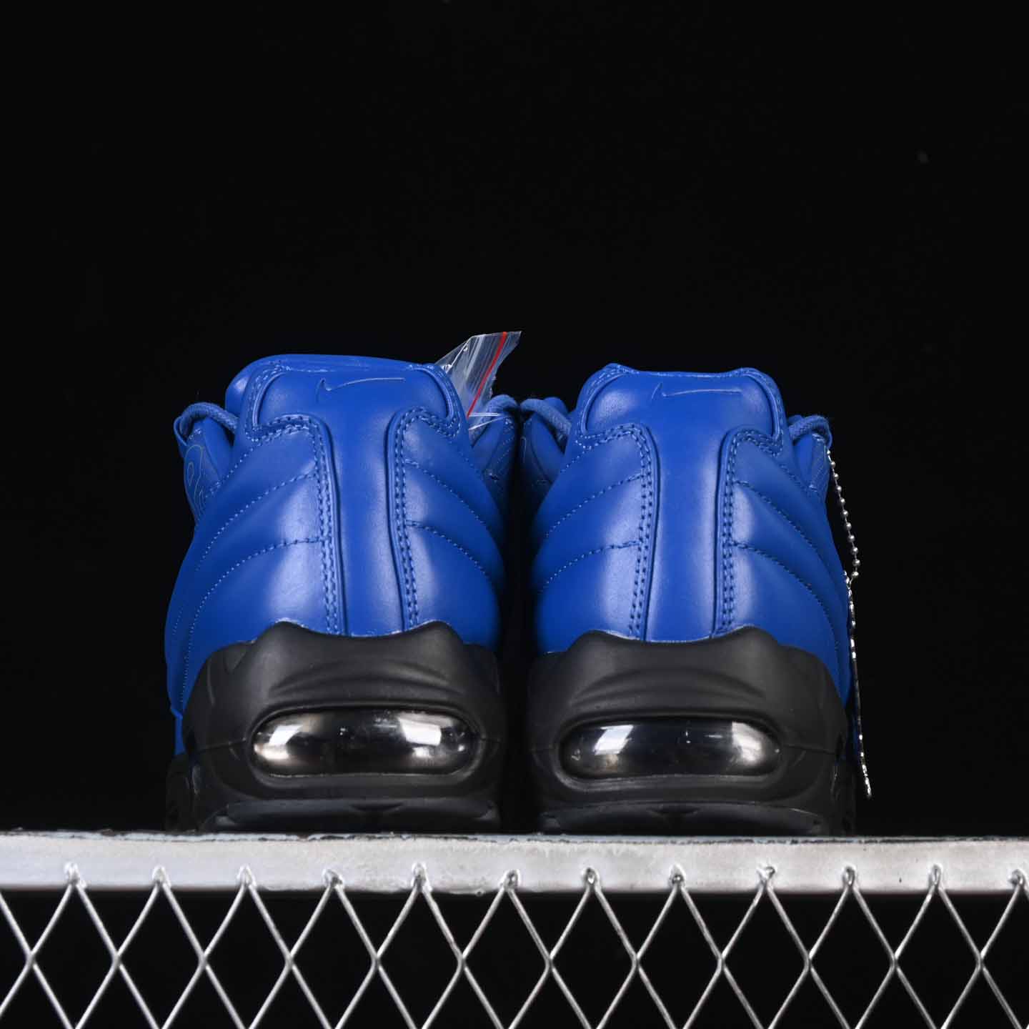 Supreme x Nike Air Max 95 Lux    CI0999-400 - FashionPlug