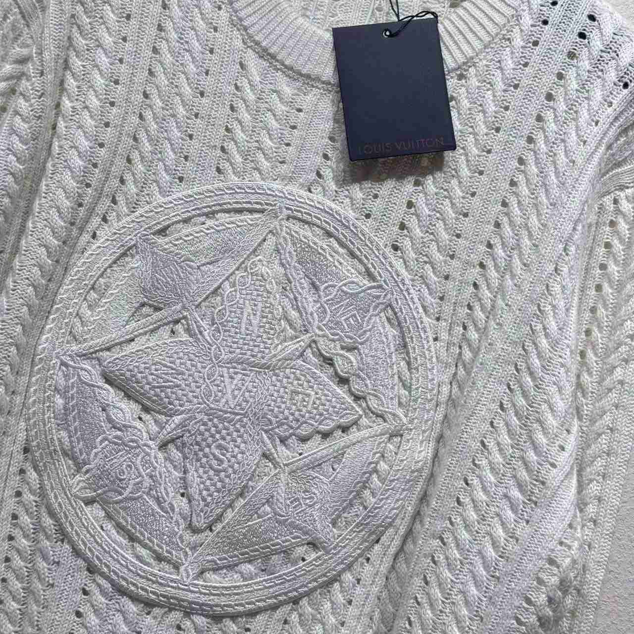 Louis Vuitton Long-Sleeved Cable-Knit Crewneck   1AHVOL - FashionPlug