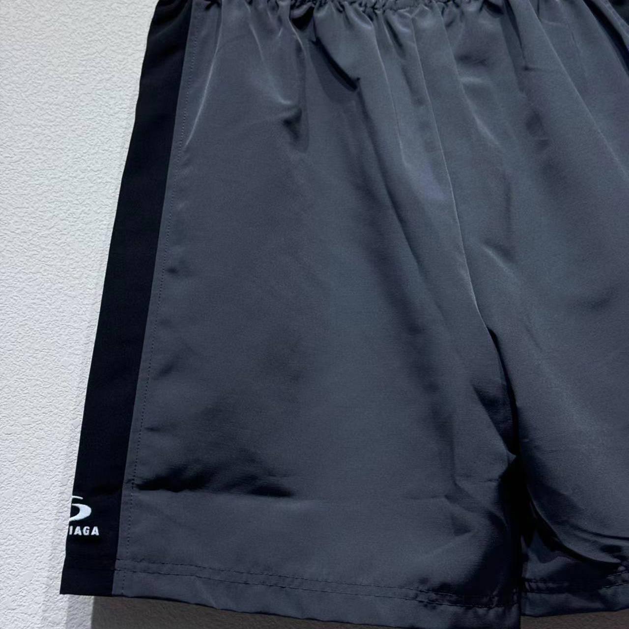 Balenciaga Loop Sports Icon Basketball Swim Shorts In Anthracite And Black - FashionPlug