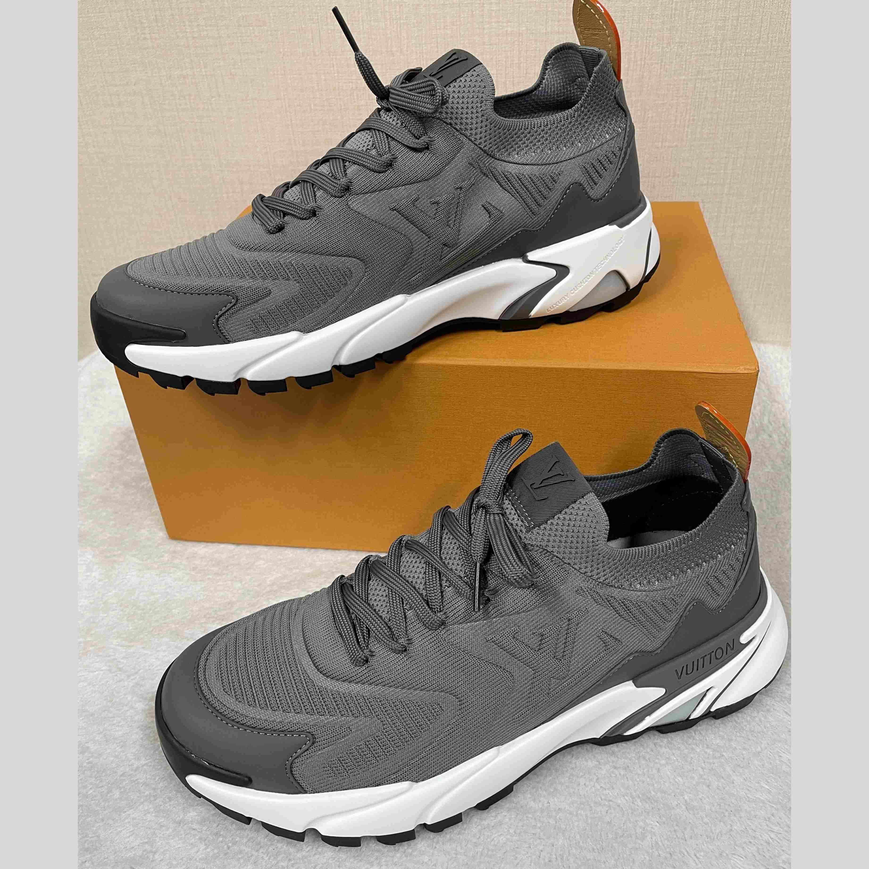Louis Vuitton LV Runner Tatic Sneaker   1AILJM - FashionPlug