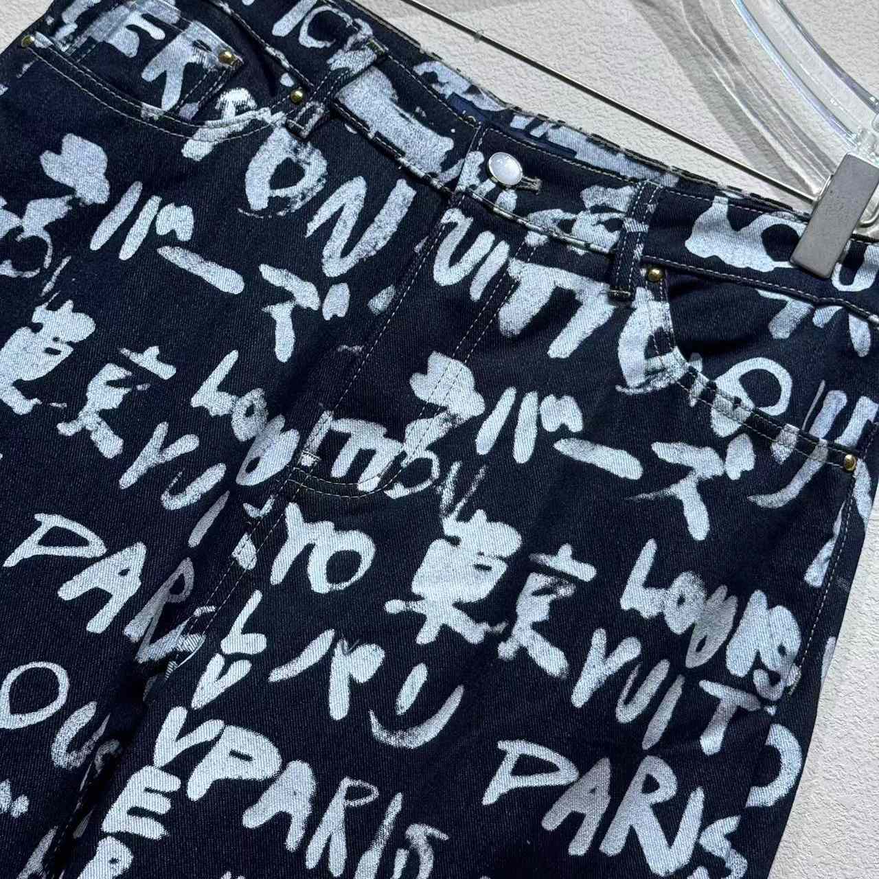 Louis Vuitton Denim Skate Pants   1AILT0 - FashionPlug
