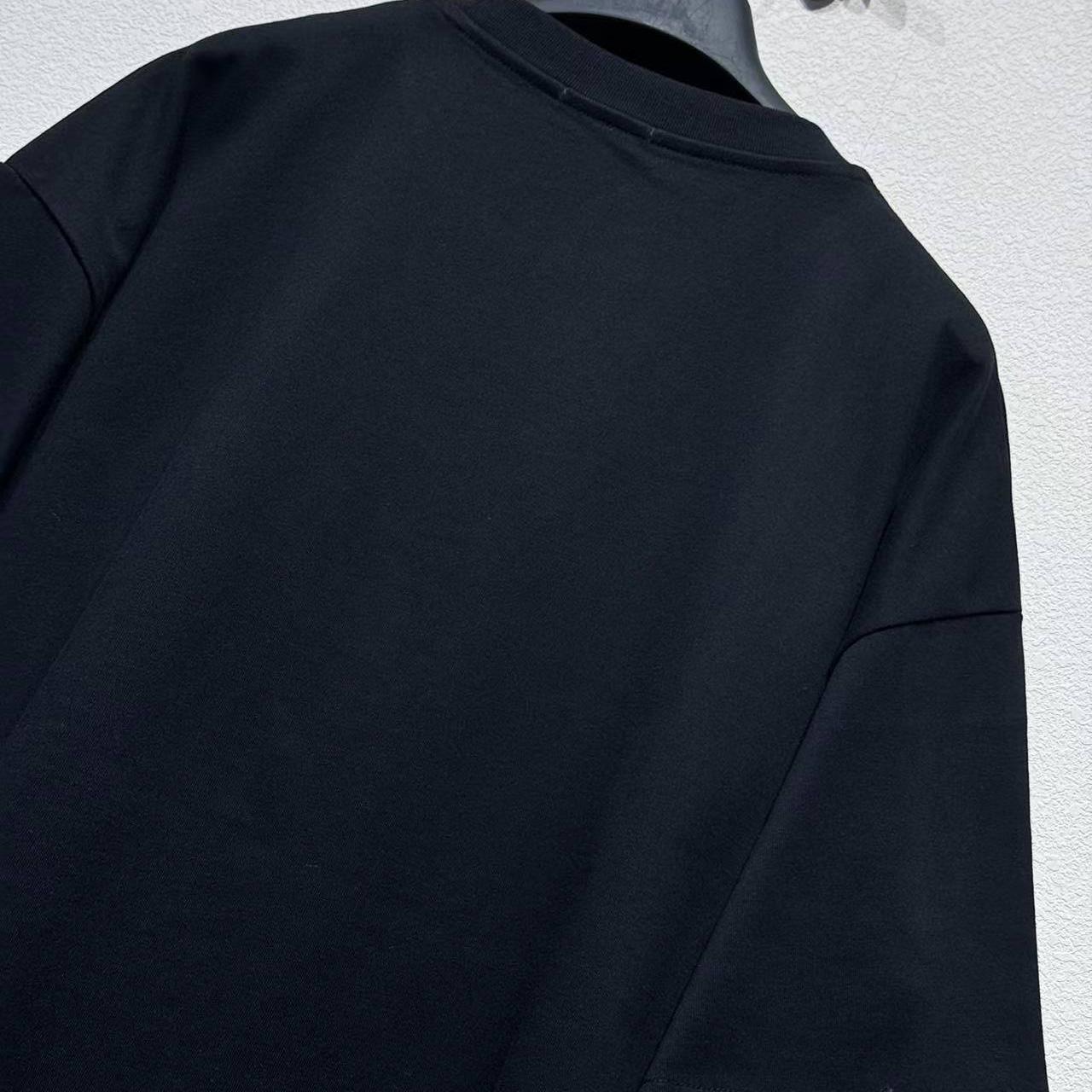Christian Dior T-Shirt, Relaxed Fit  - FashionPlug
